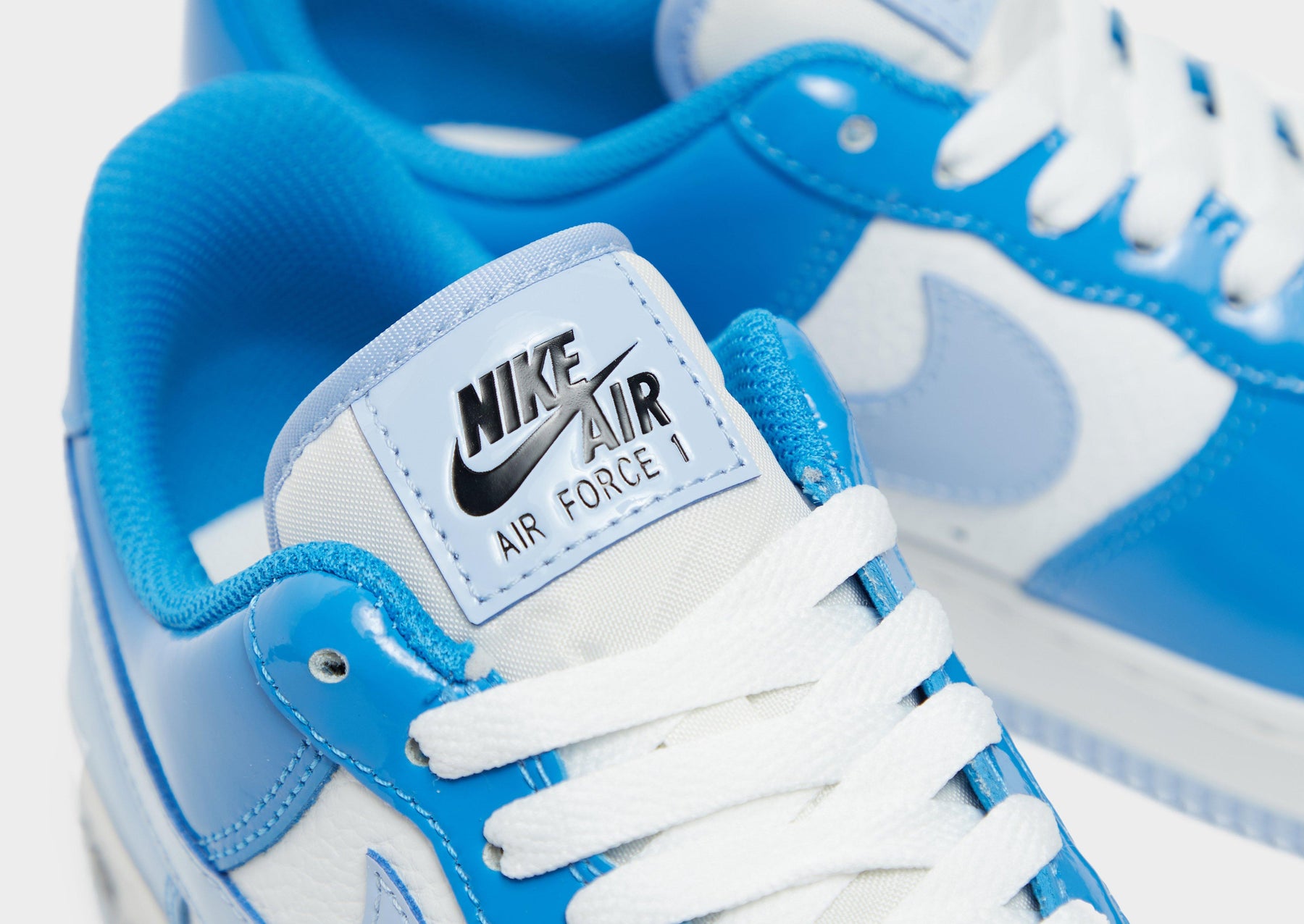 סניקרס Air Force 1 '07 LV8 | נשים