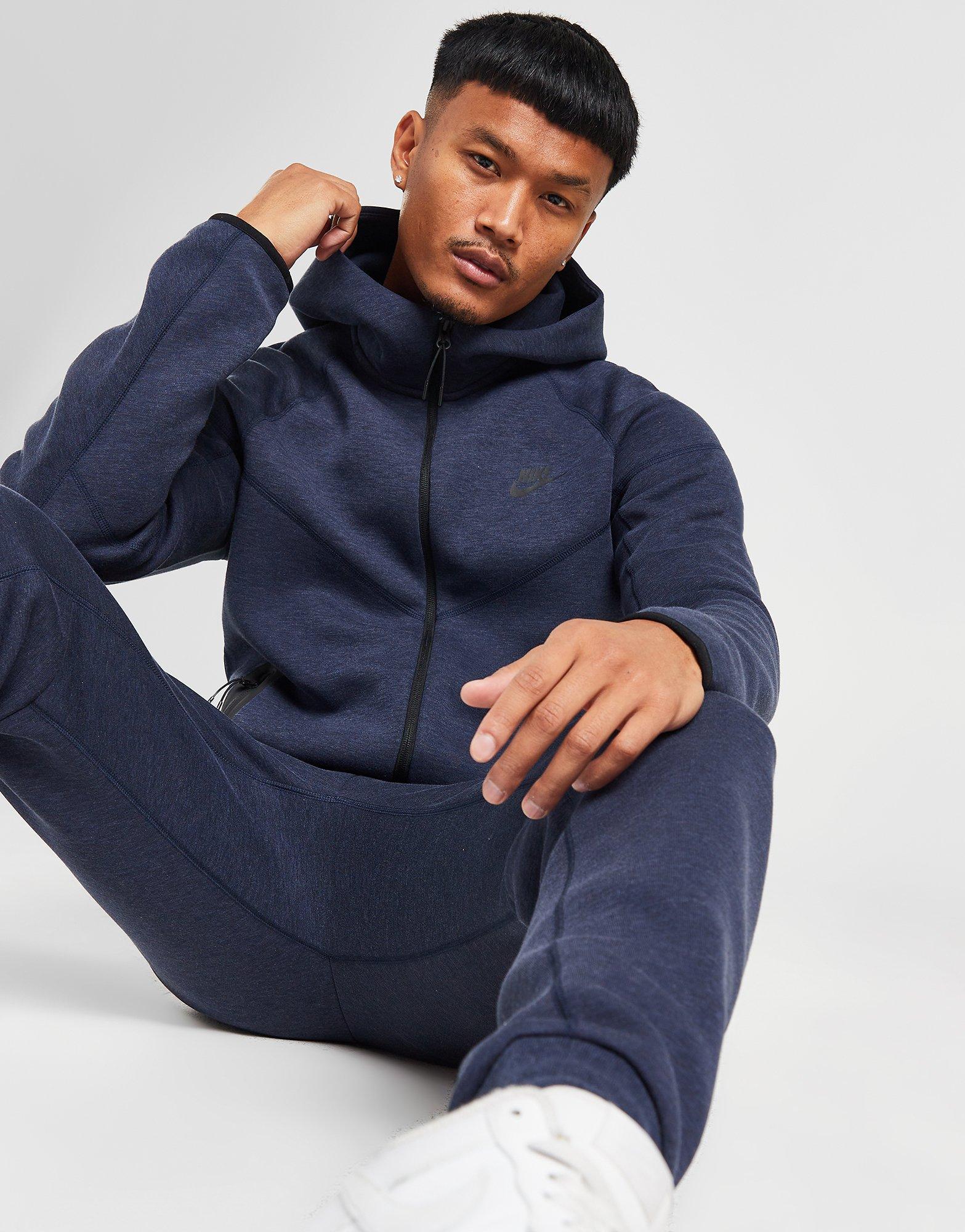 ג'קט קפוצ'ון Tech Fleece Windrunner