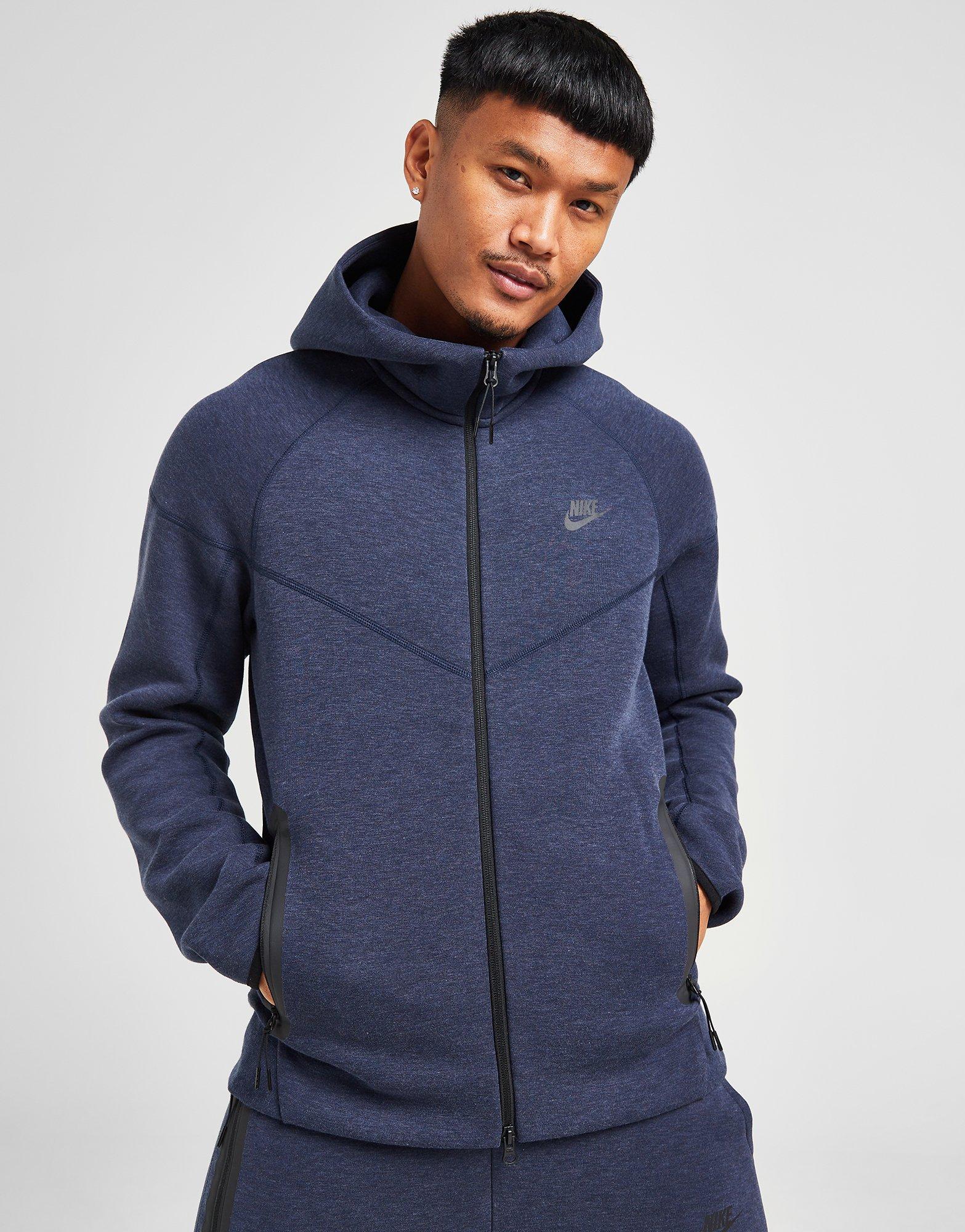 ג'קט קפוצ'ון Tech Fleece Windrunner