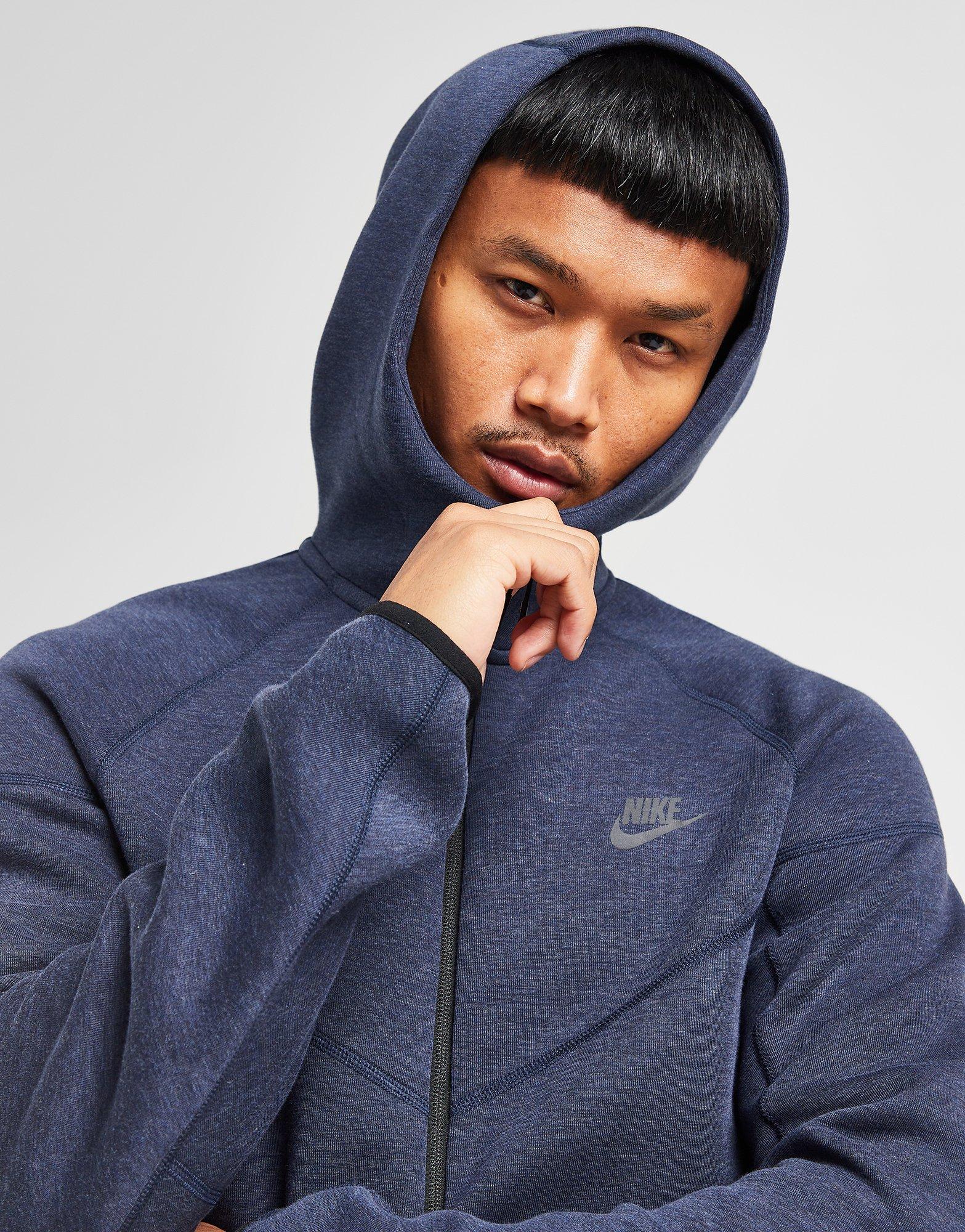 ג'קט קפוצ'ון Tech Fleece Windrunner