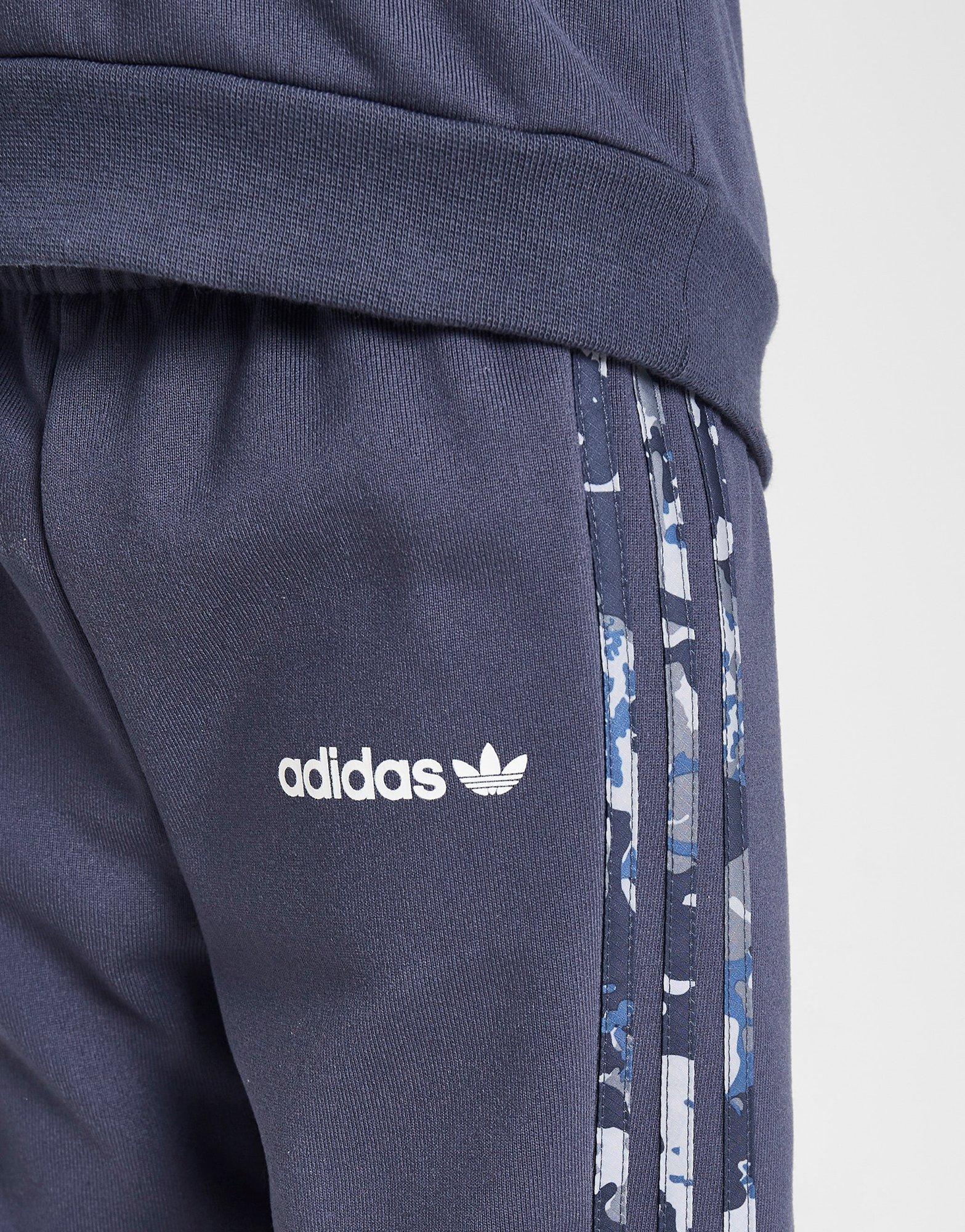 חליפת סווטשירט קפוצ'ון ומכנסי טראק Camo | בייבי