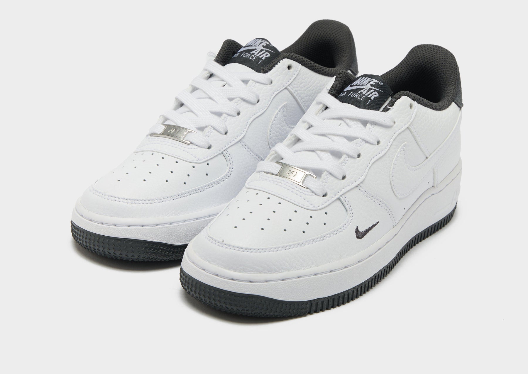 סניקרס Air Force 1 LV8 | ג'וניורס