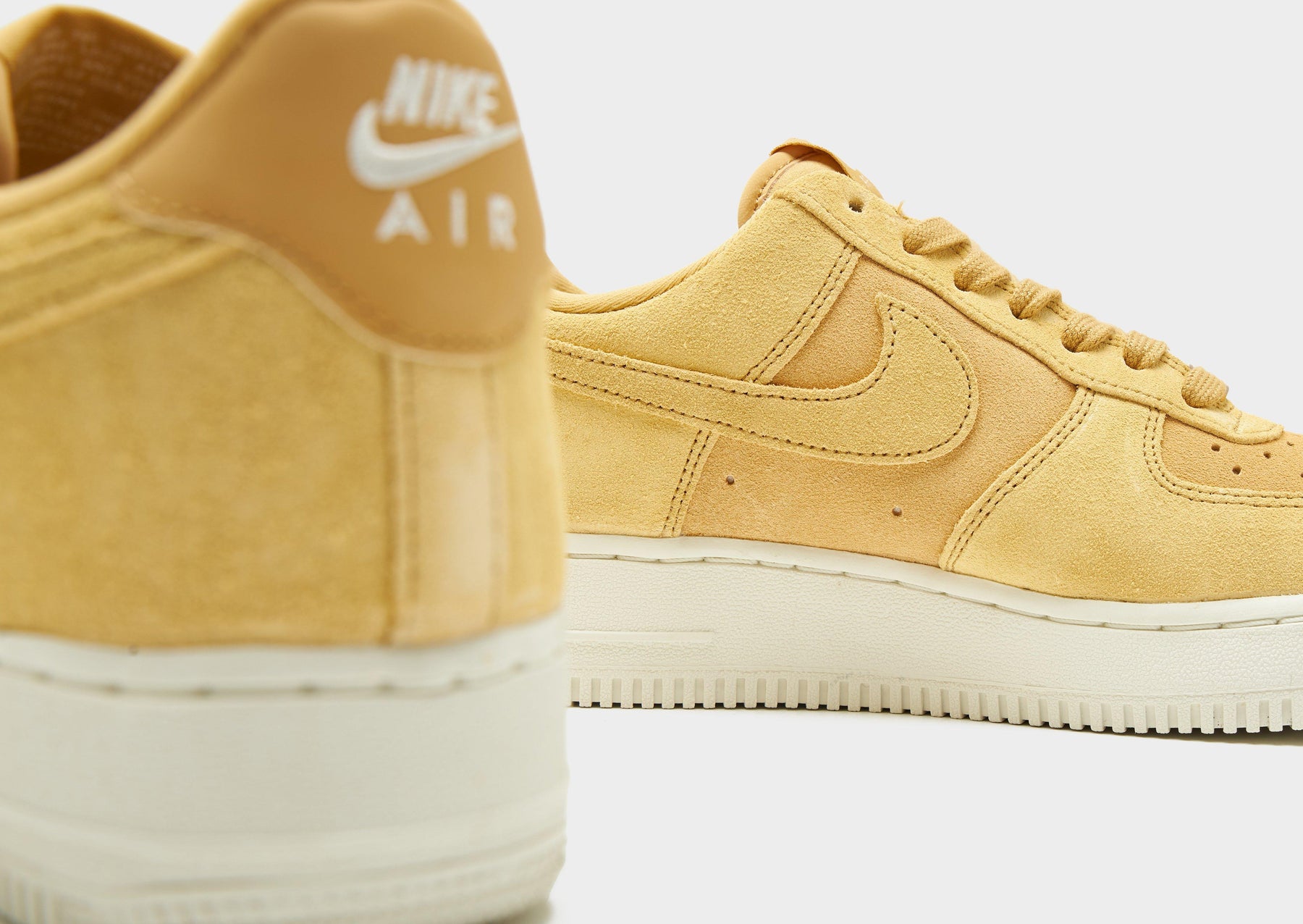סניקרס Air Force 1 Low | נשים