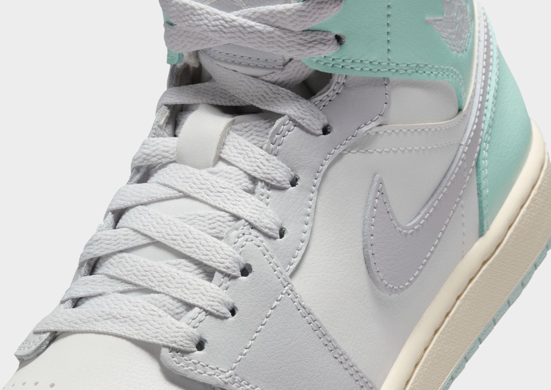 סניקרס Air Jordan 1 Mid Football Grey Igloo | נשים