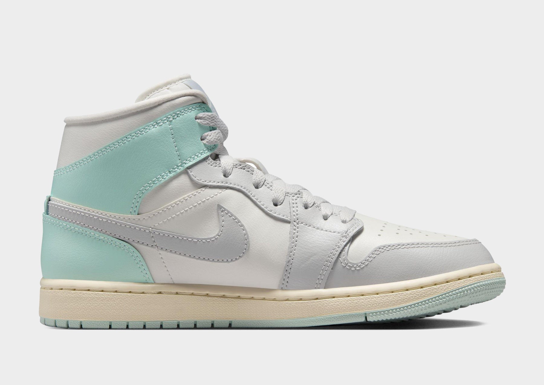 סניקרס Air Jordan 1 Mid Football Grey Igloo | נשים