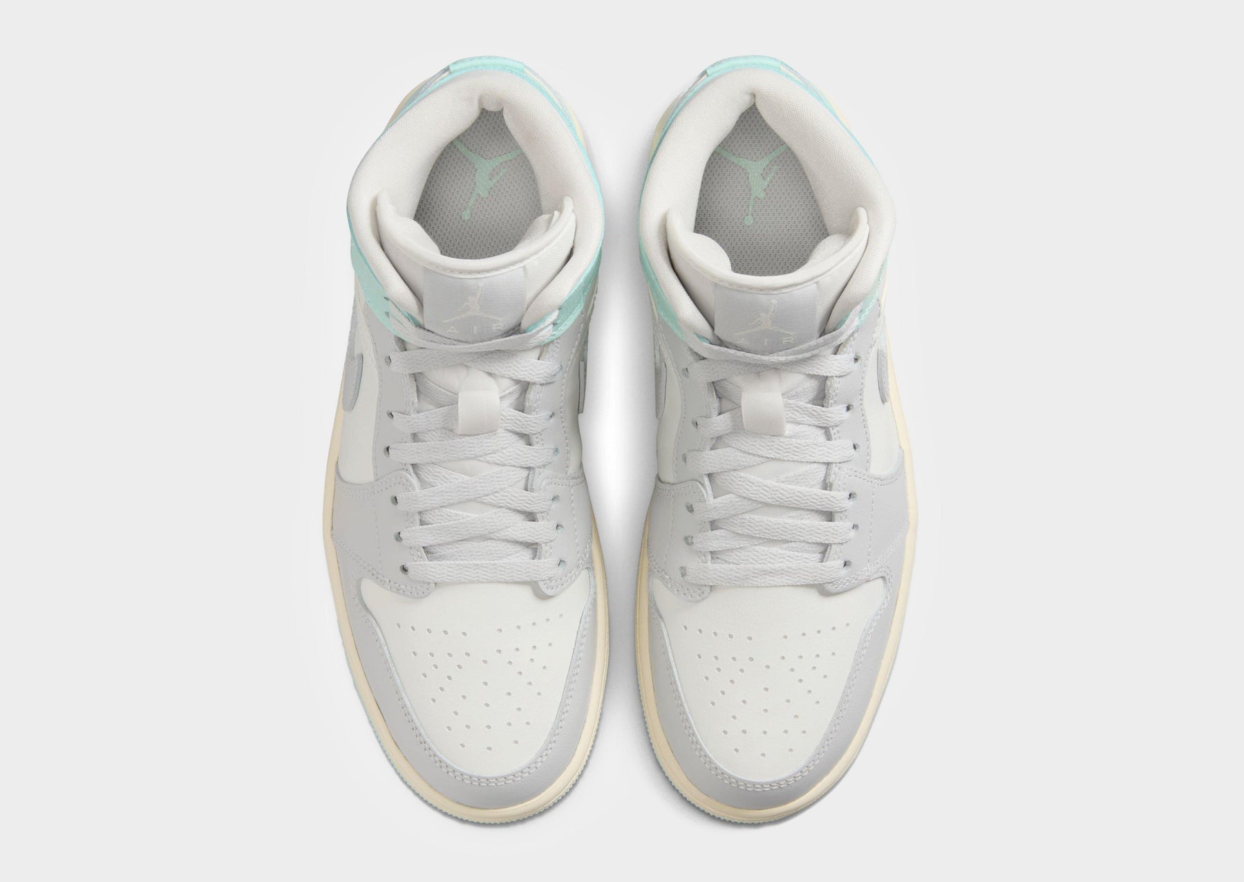 סניקרס Air Jordan 1 Mid Football Grey Igloo | נשים