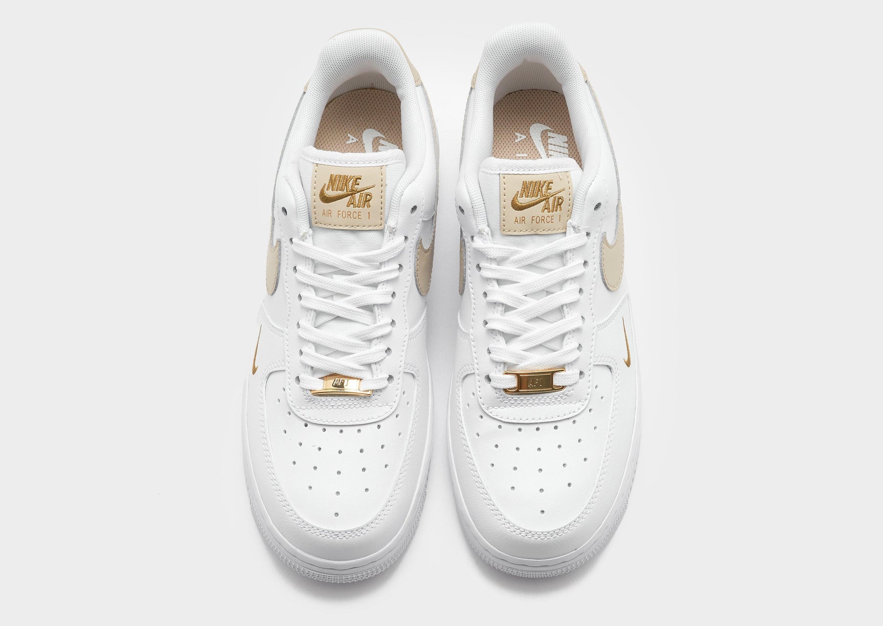 סניקרס Air Force 1 07 Essential | נשים