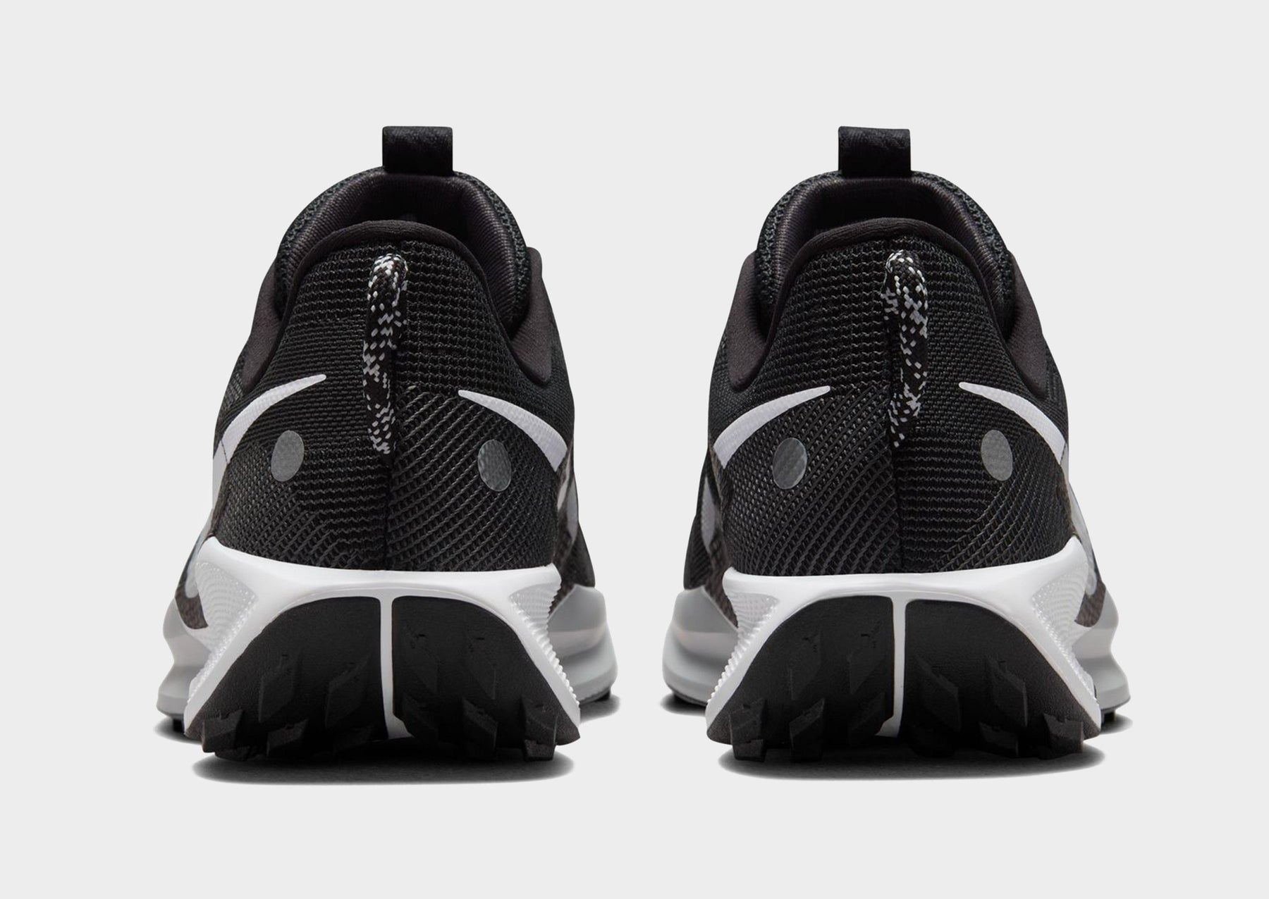 נעלי ריצה Pegasus Trail 5 | נשים