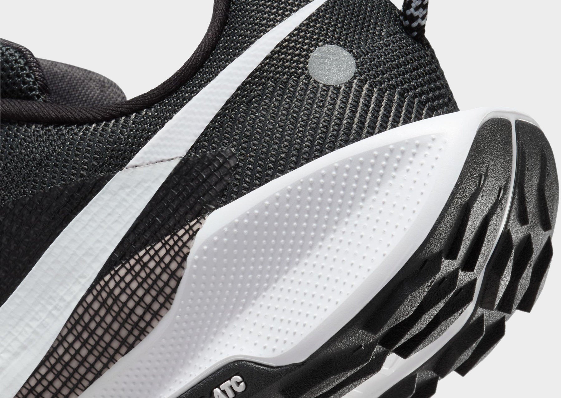 נעלי ריצה Pegasus Trail 5 | נשים