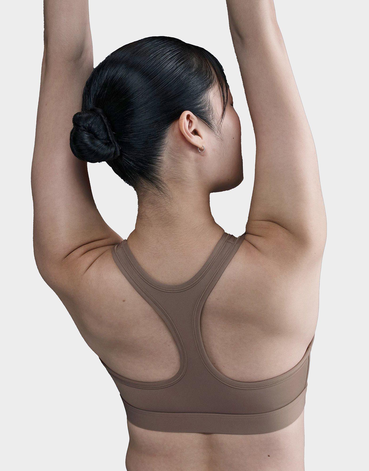 טופ ספורט דריי פיט Swoosh | נשים