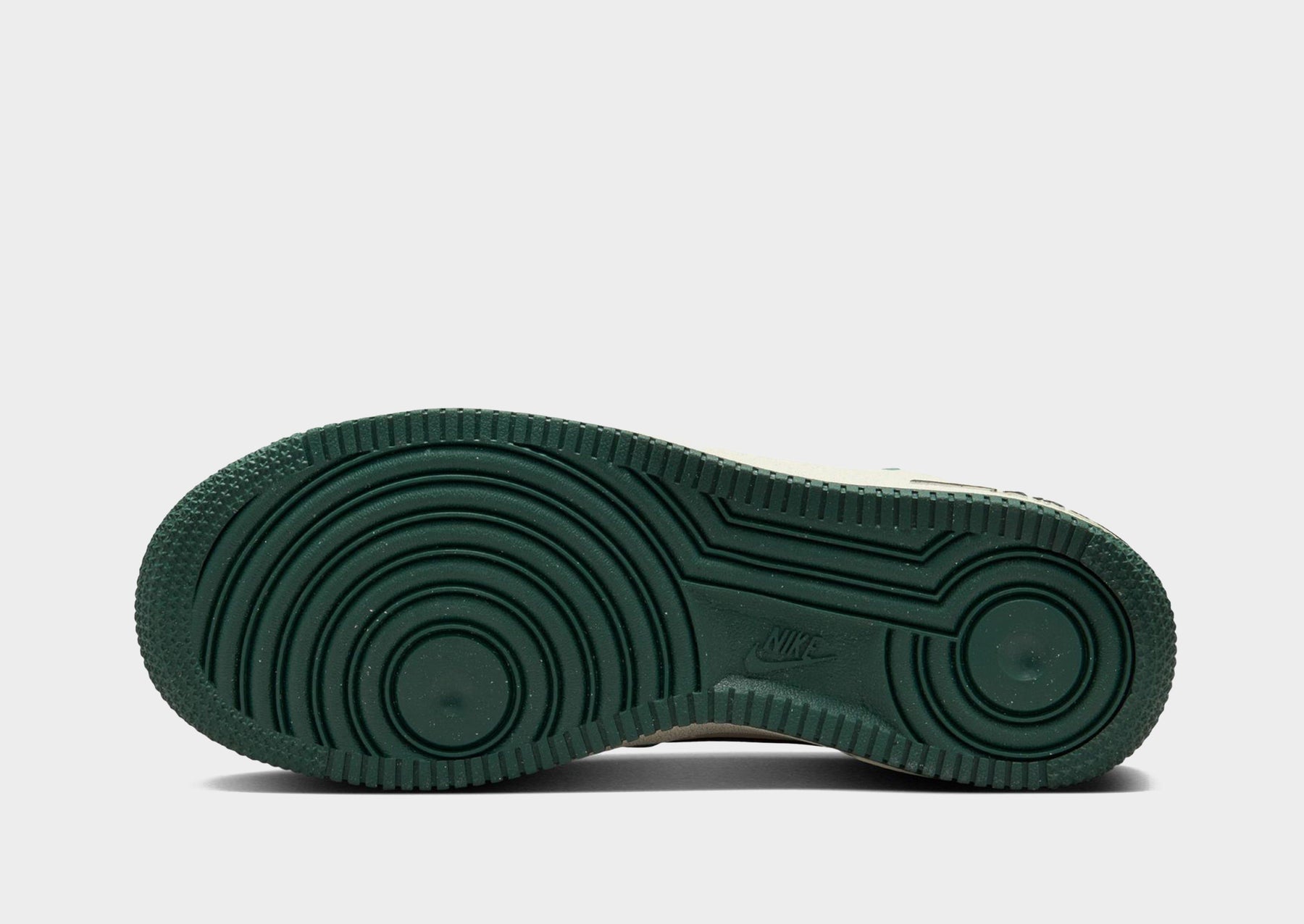 סניקרס Air Force 1 LV8 | ג'וניורס