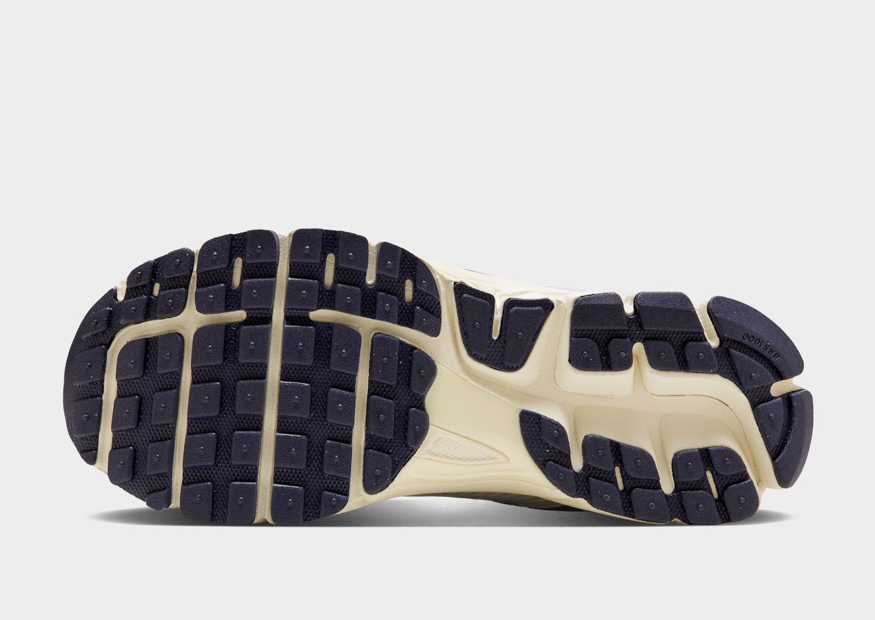 סניקרס Air Zoom Vomero 5 | נשים