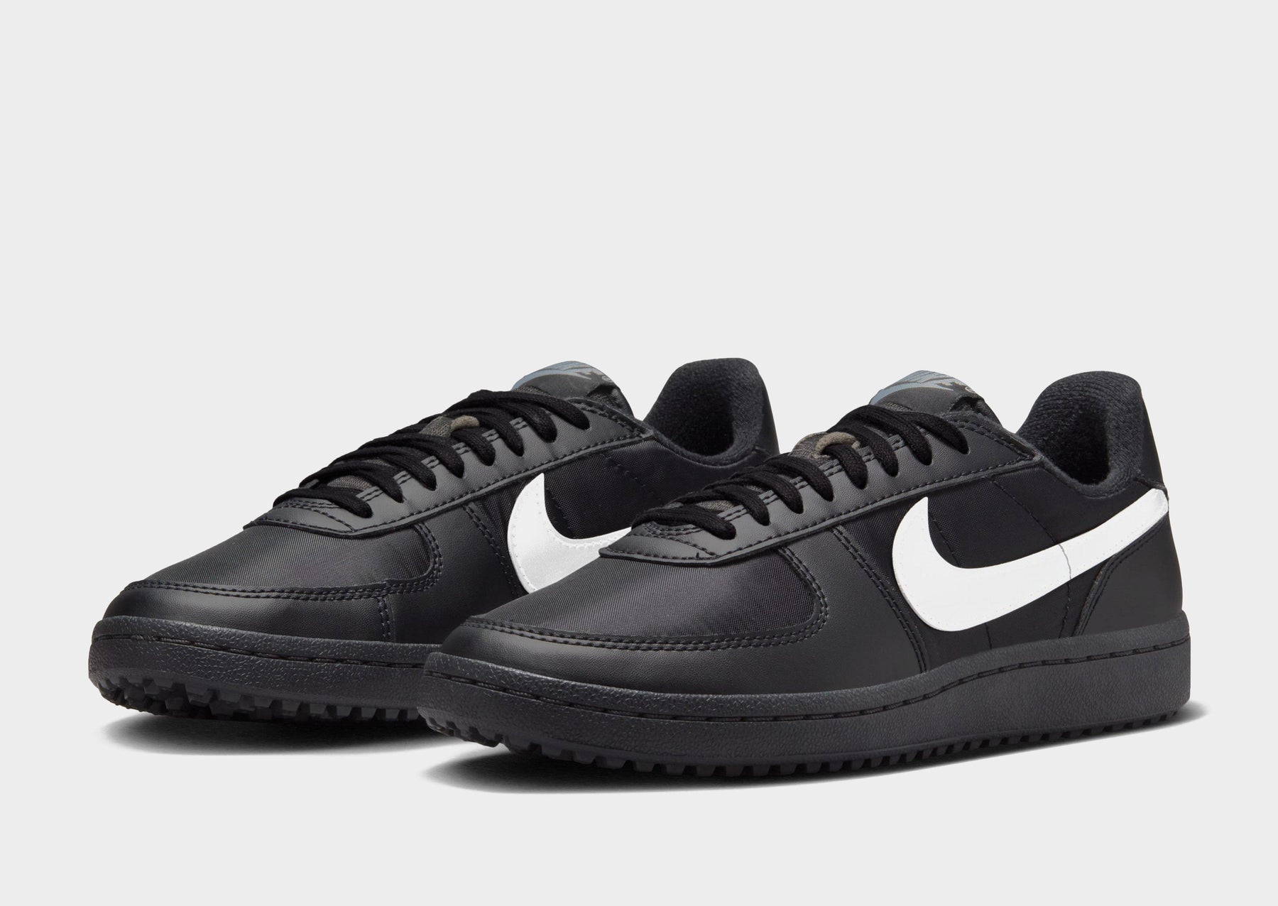 סניקרס Field General '82 | נשים