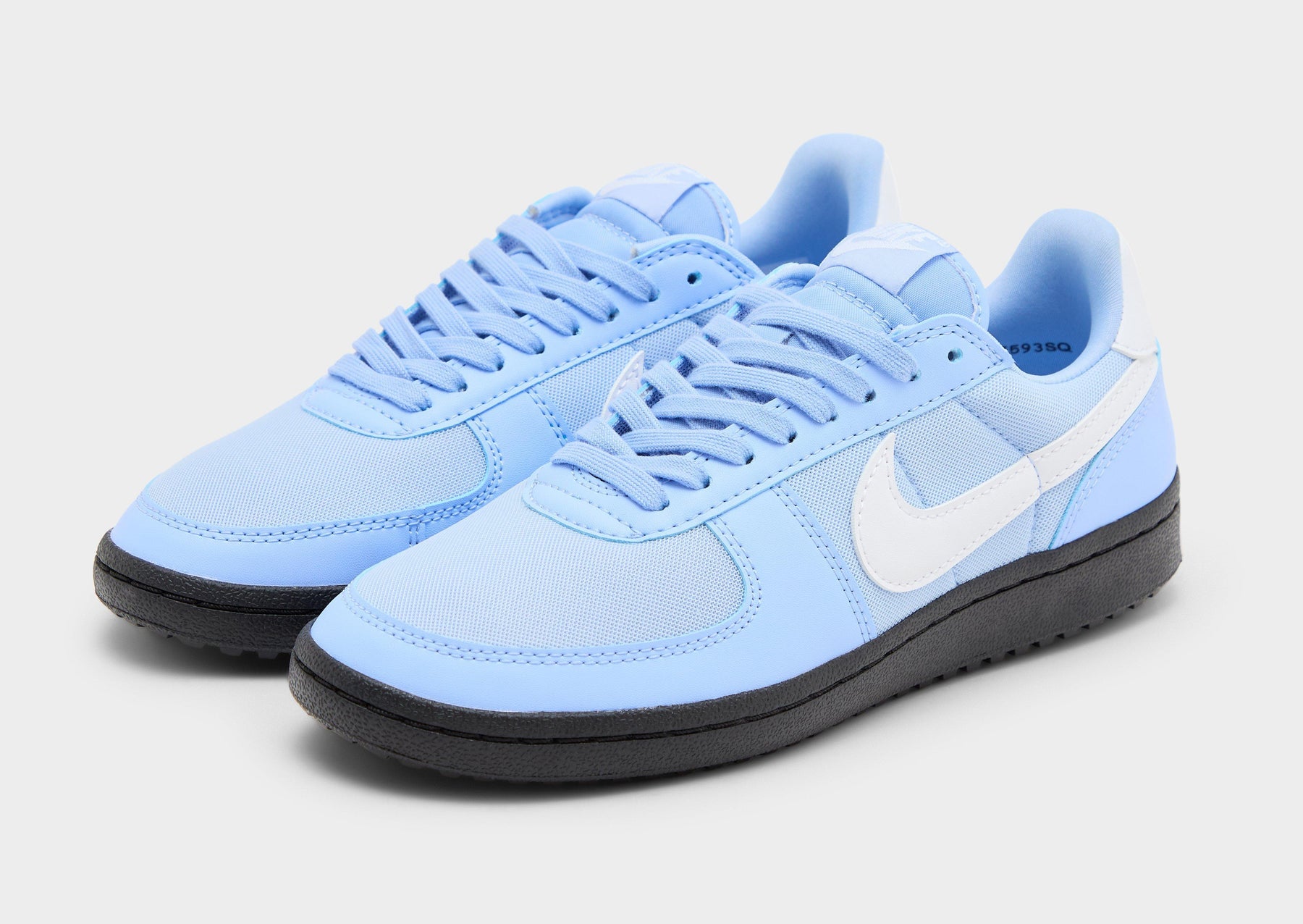 סניקרס Field General '82 | נשים