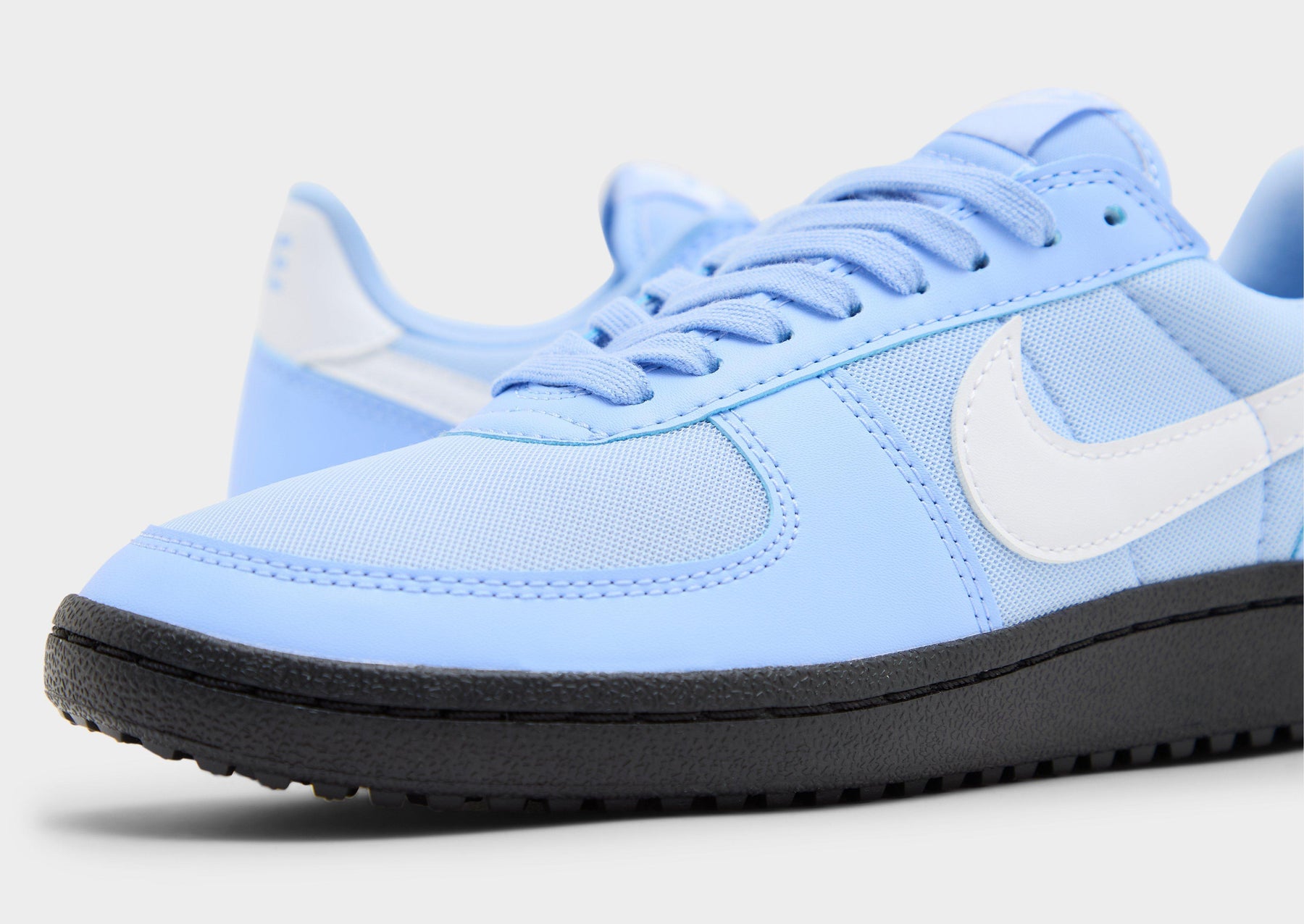 סניקרס Field General '82 | נשים