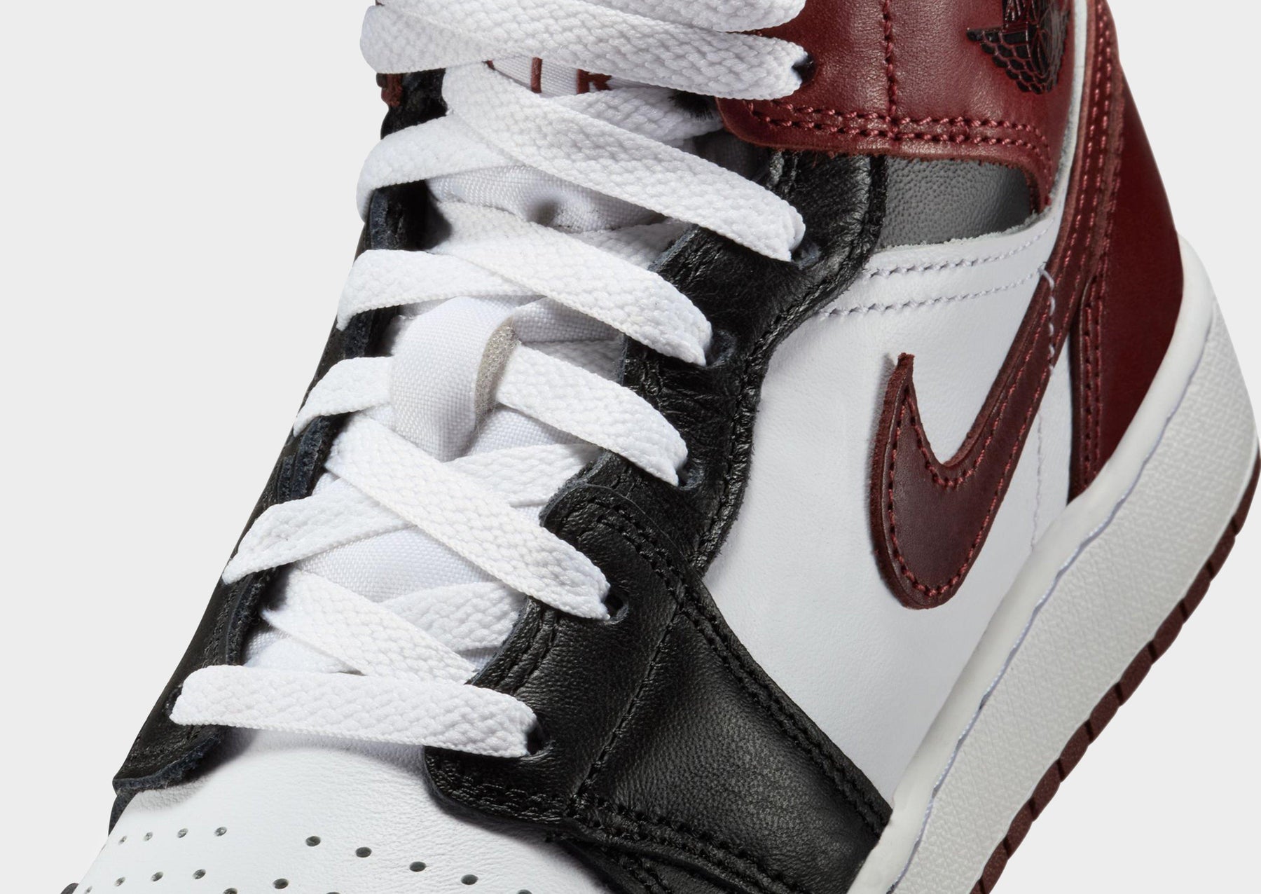 סניקרס Air Jordan 1 Mid SE Dark Pony | ג'וניורס