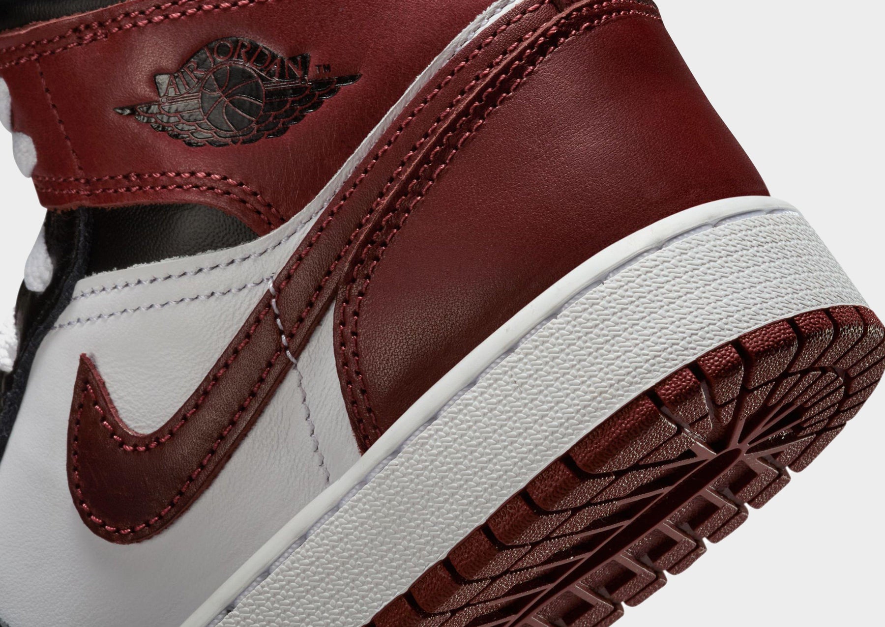 סניקרס Air Jordan 1 Mid SE Dark Pony | ג'וניורס