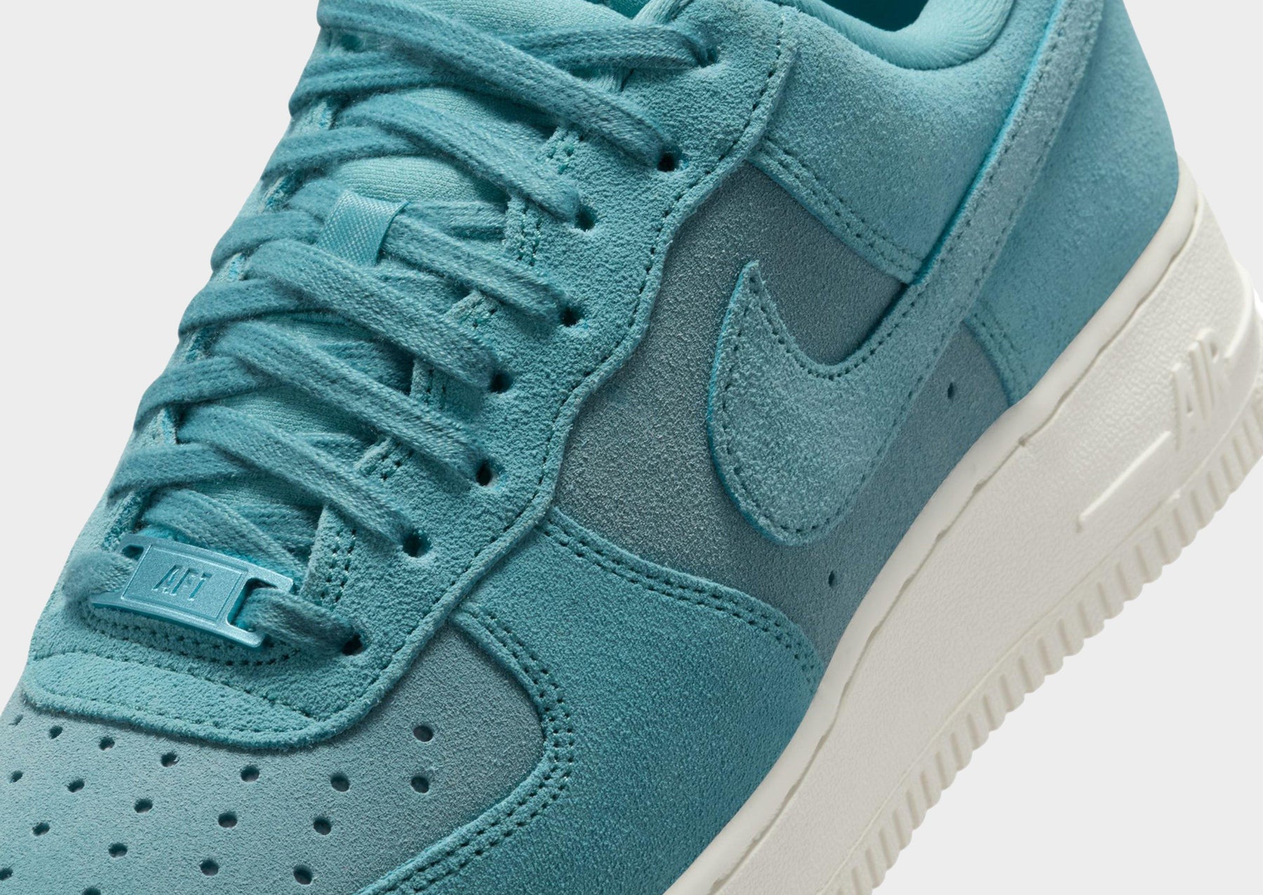 סניקרס Air Force 1 Low | נשים