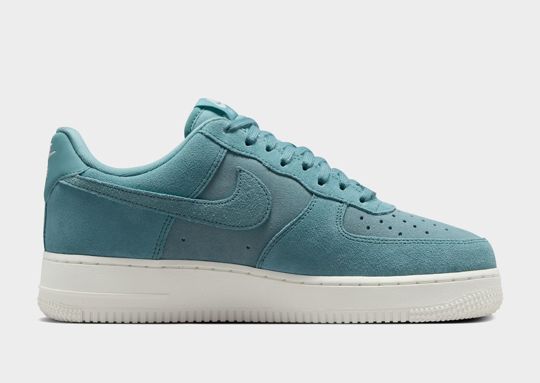 סניקרס Air Force 1 Low | נשים