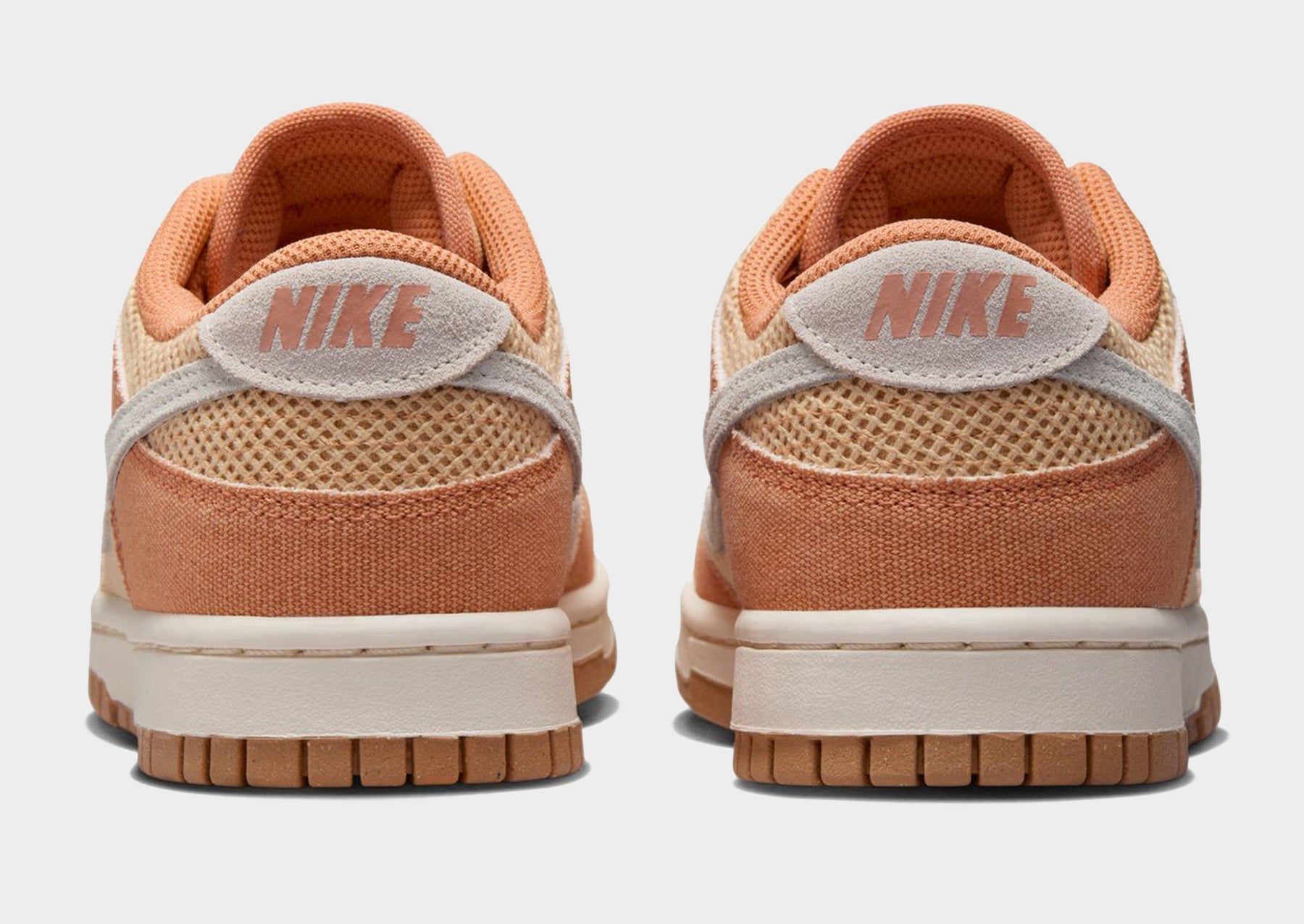 סניקרס Dunk Low SE Next Nature Amber Brown | נשים