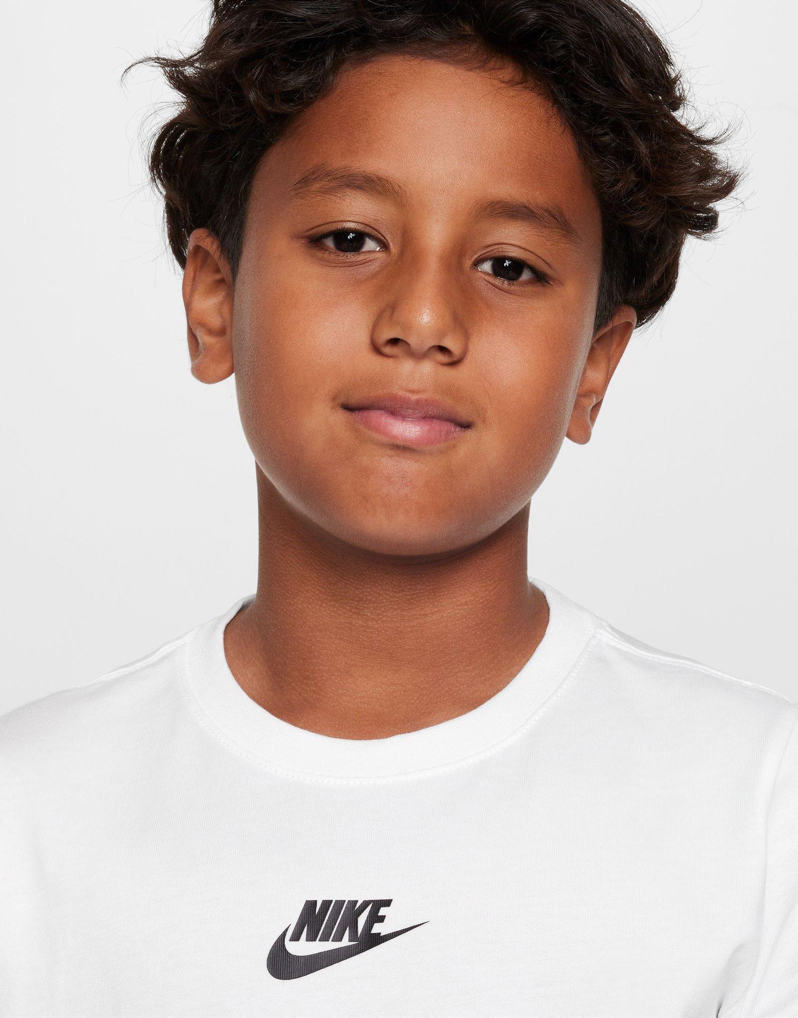 טי שירט גרפית Multi Logo | ג'וניורס