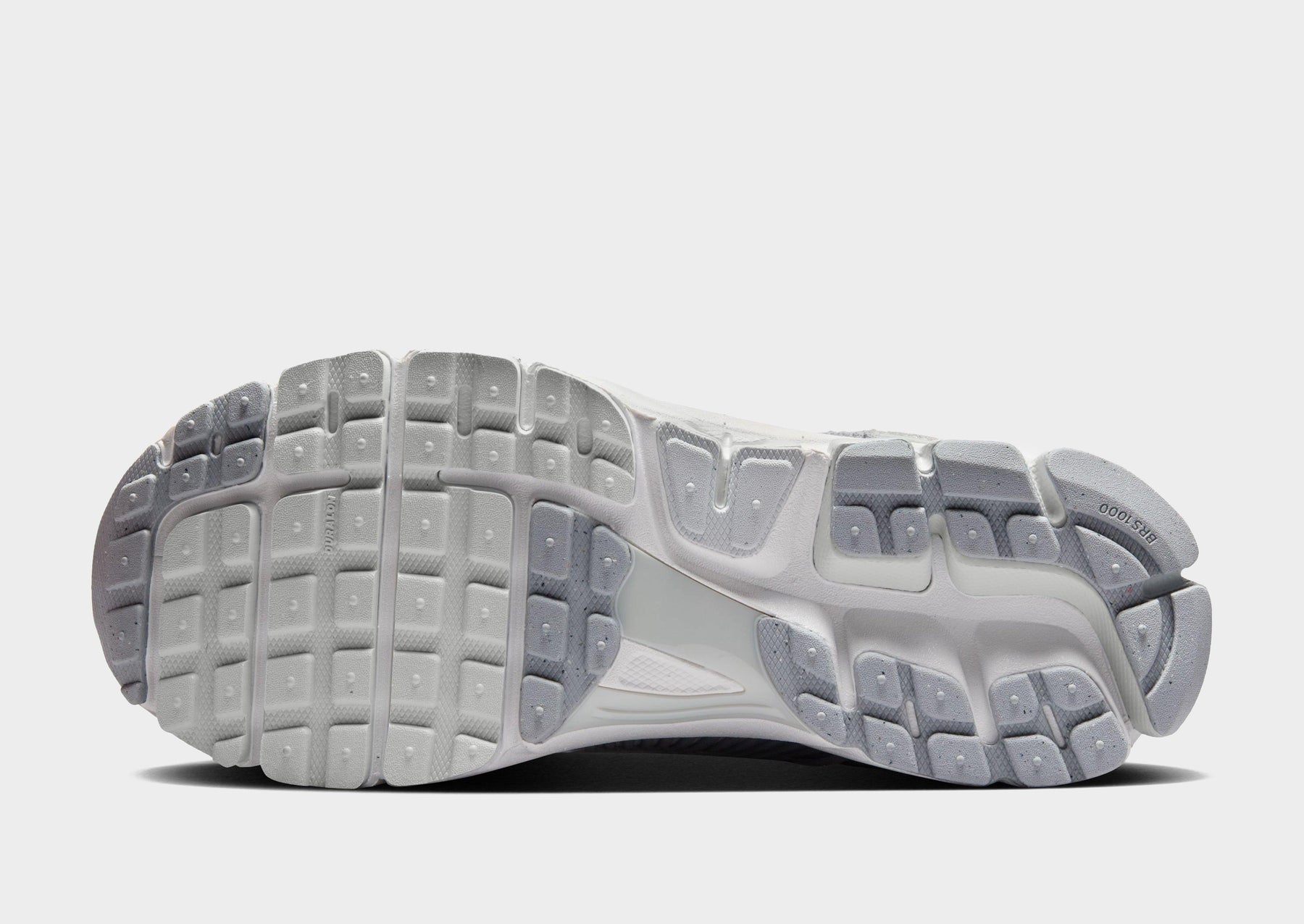 סניקרס Air Zoom Vomero 5 | נשים