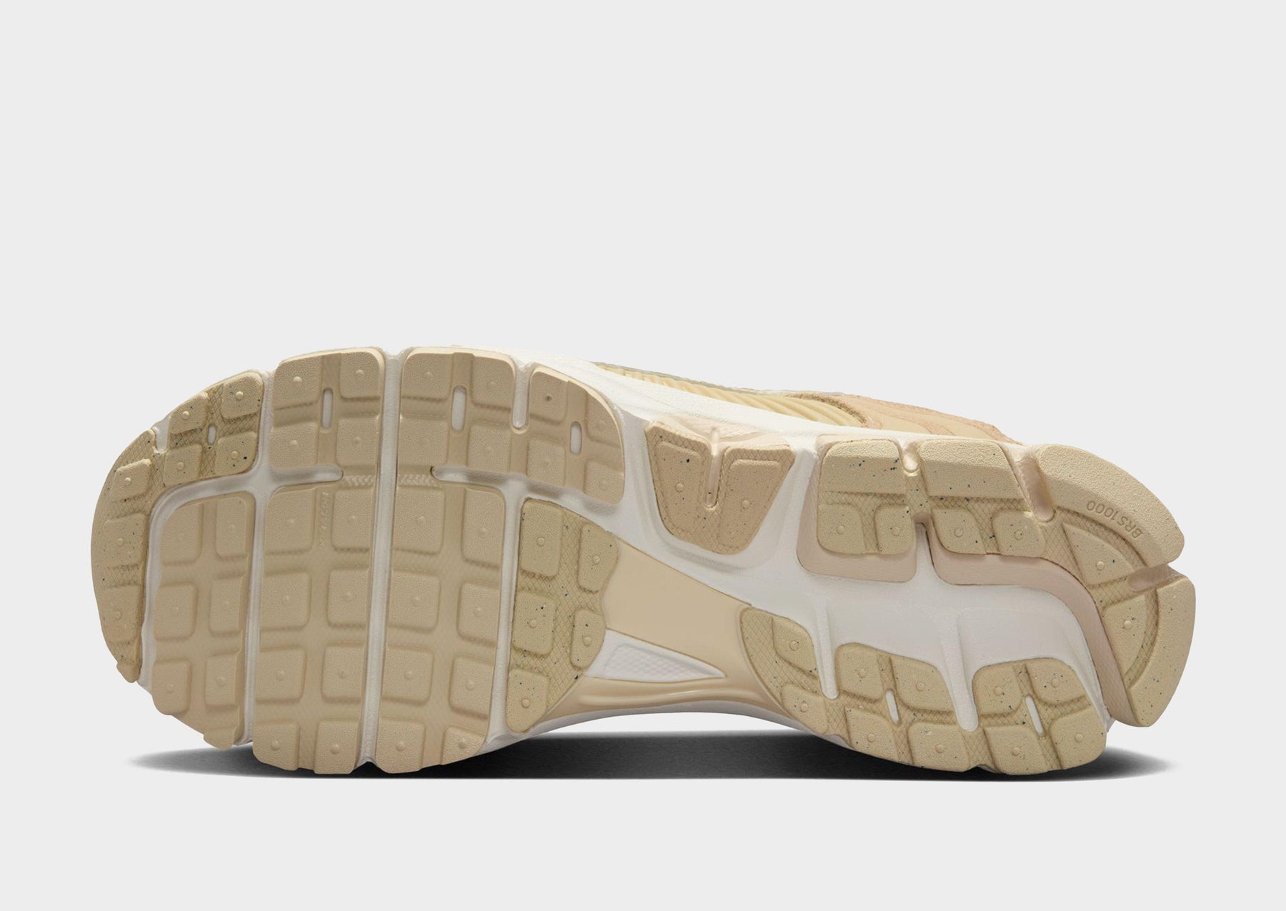 סניקרס Air Zoom Vomero 5 | נשים