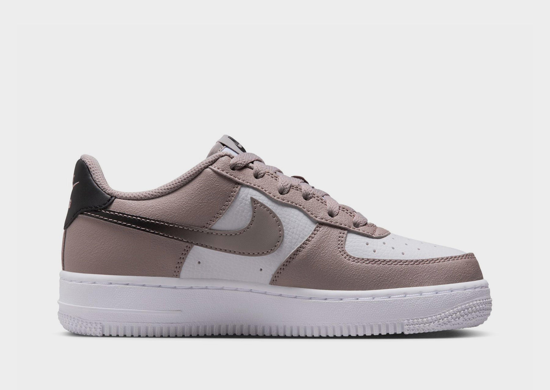 סניקרס Air Force 1 | ג'וניורס
