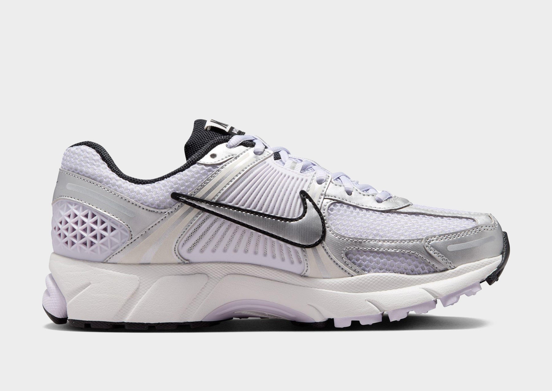 סניקרס Air Zoom Vomero 5 | נשים