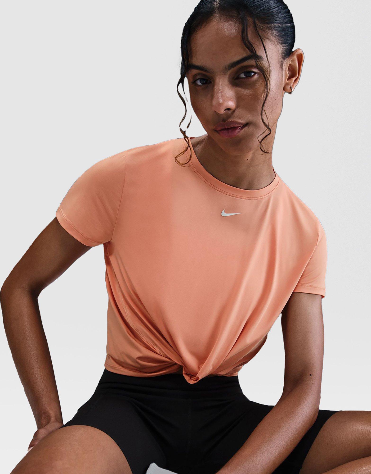 חולצת אימון One Classic Dri-FIT Twist | נשים