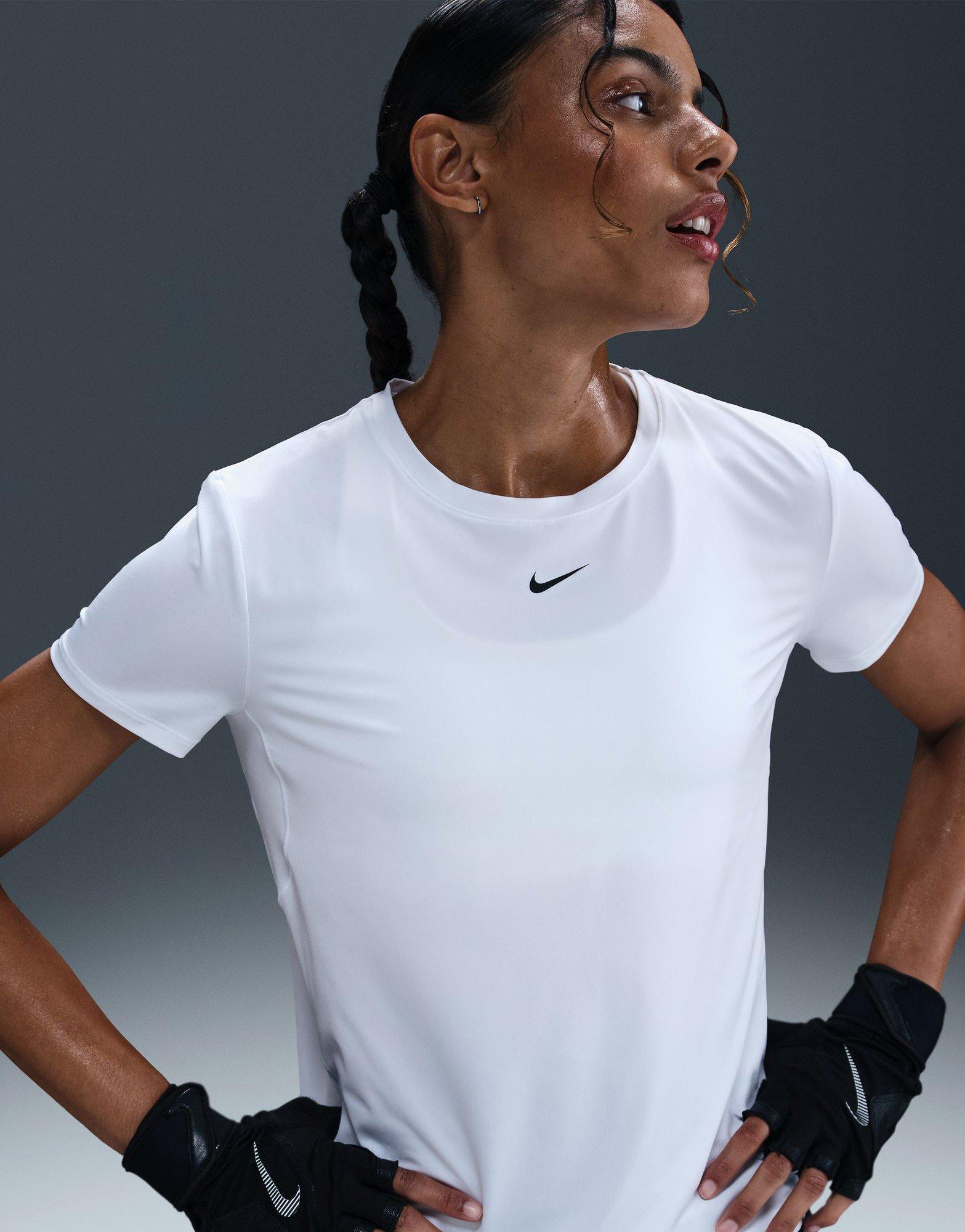 חולצת אימון One Classic Dri-FIT | נשים