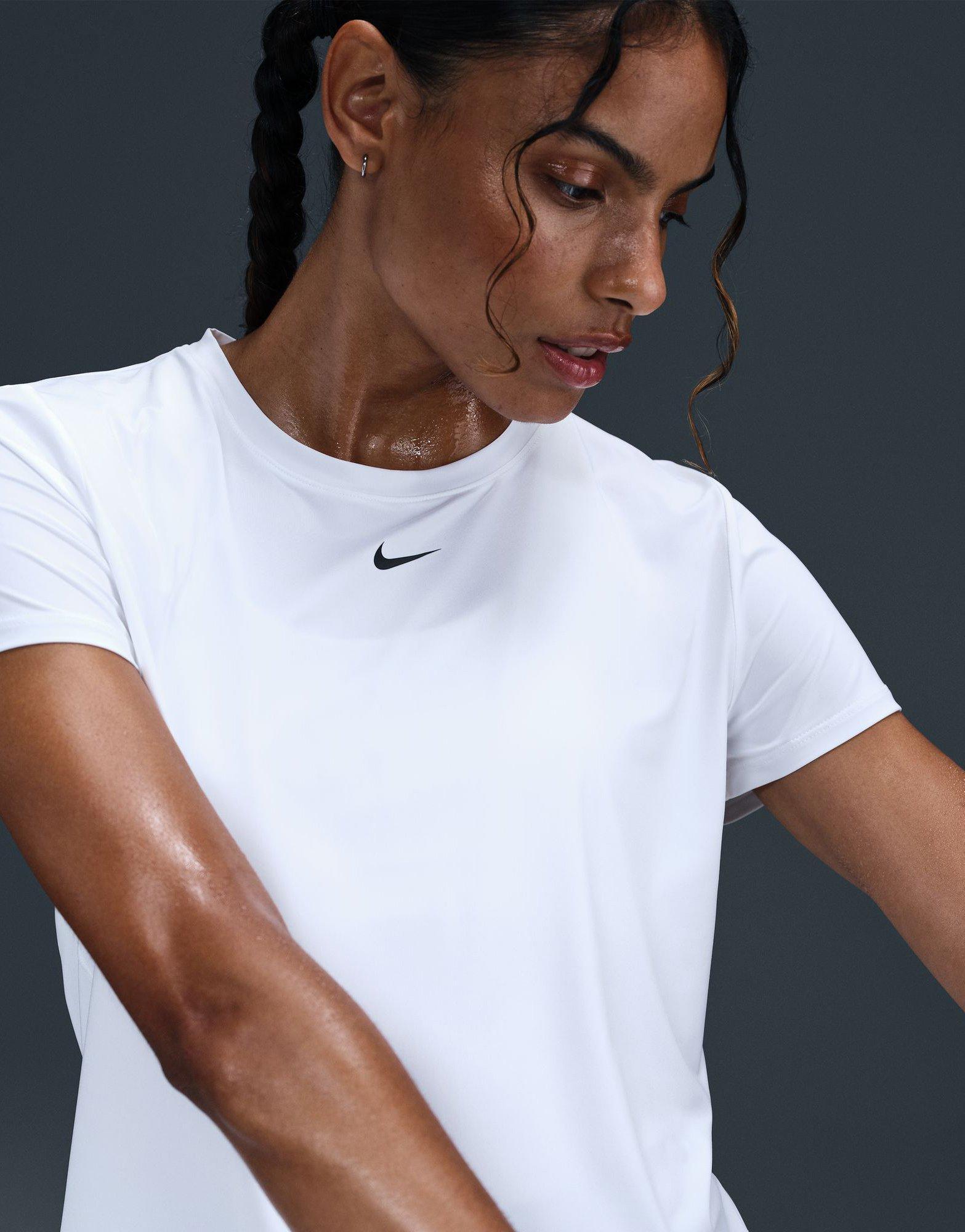 חולצת אימון One Classic Dri-FIT | נשים