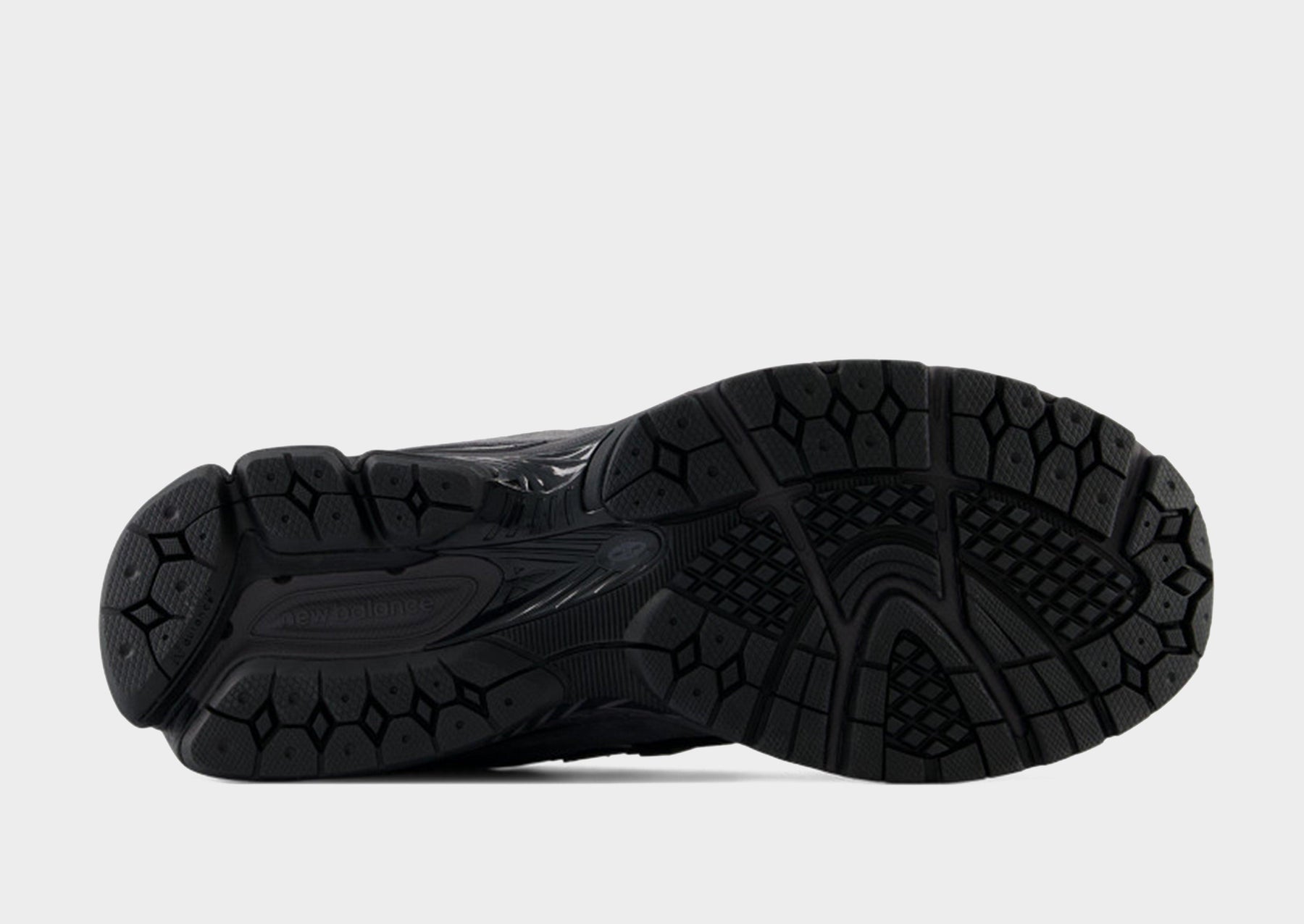 סניקרס 2002R Black Magnet | גברים