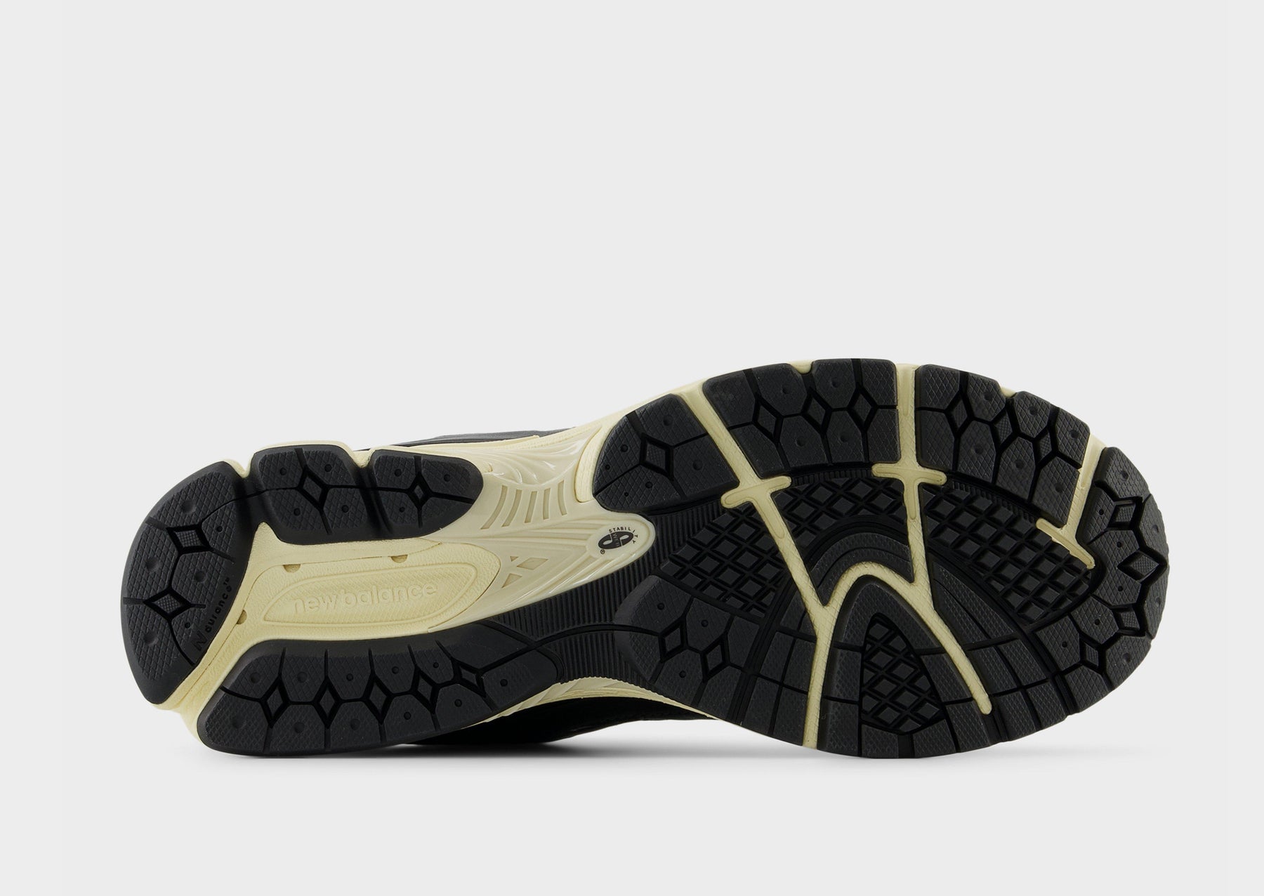 סניקרס 2002R Black Vintage | גברים