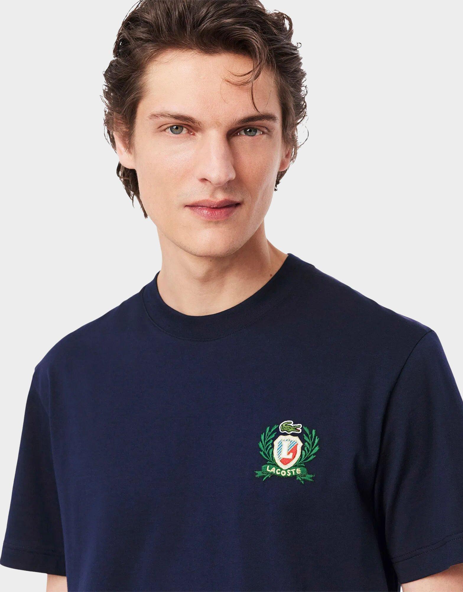 טי שירט Embroidered Badge | גברים