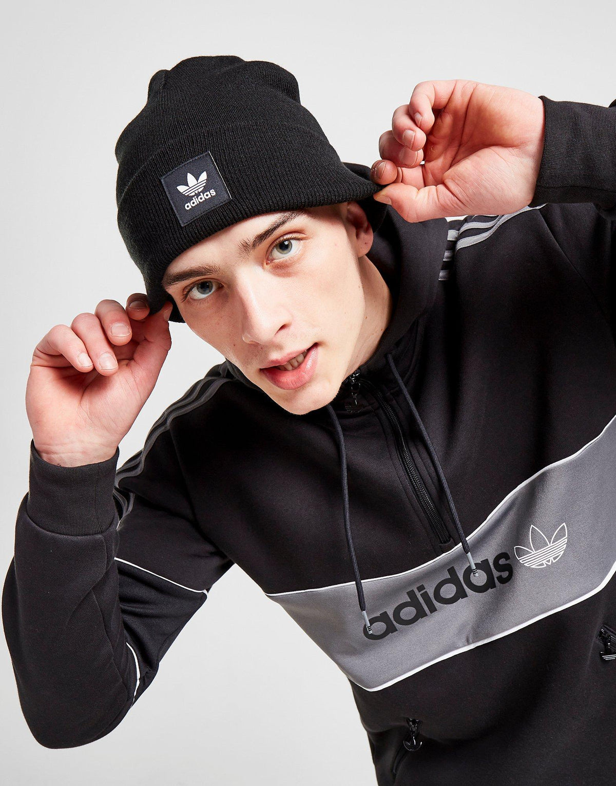 כובע גרב לוגו