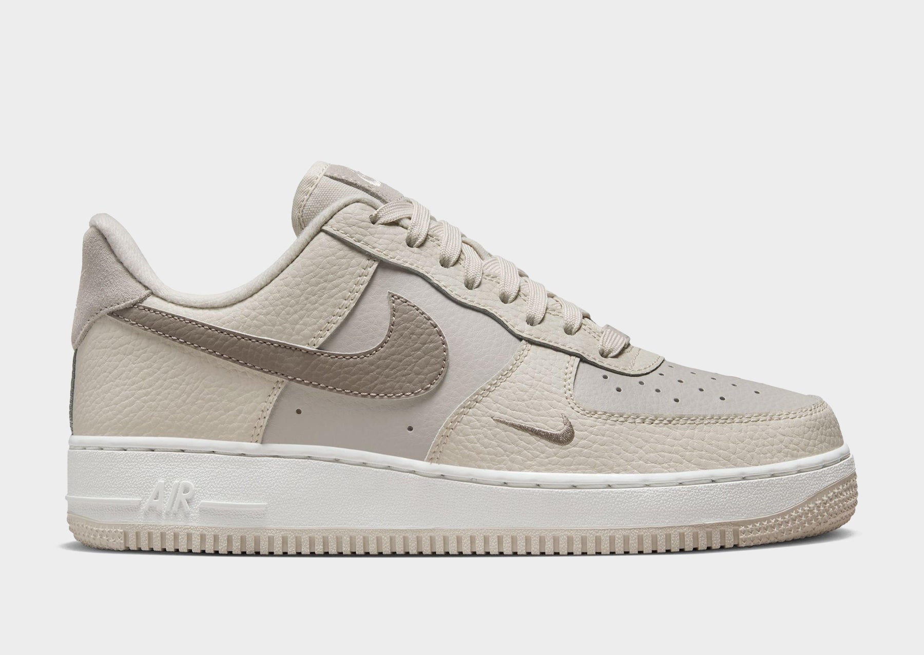 סניקרס Air Force 1 '07 | נשים