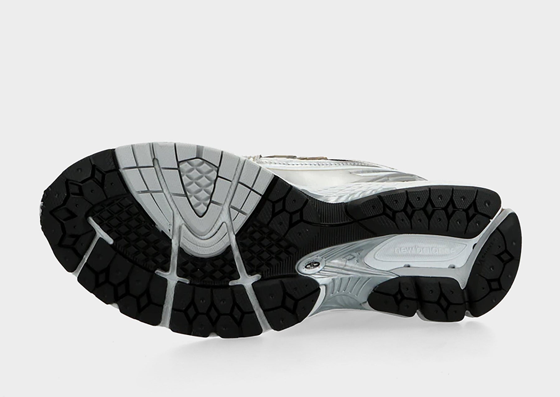 סניקרס 1906R White Silver Metallic | נשים