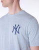 טי שירט גרפית NY Yankees Pennant | גברים
