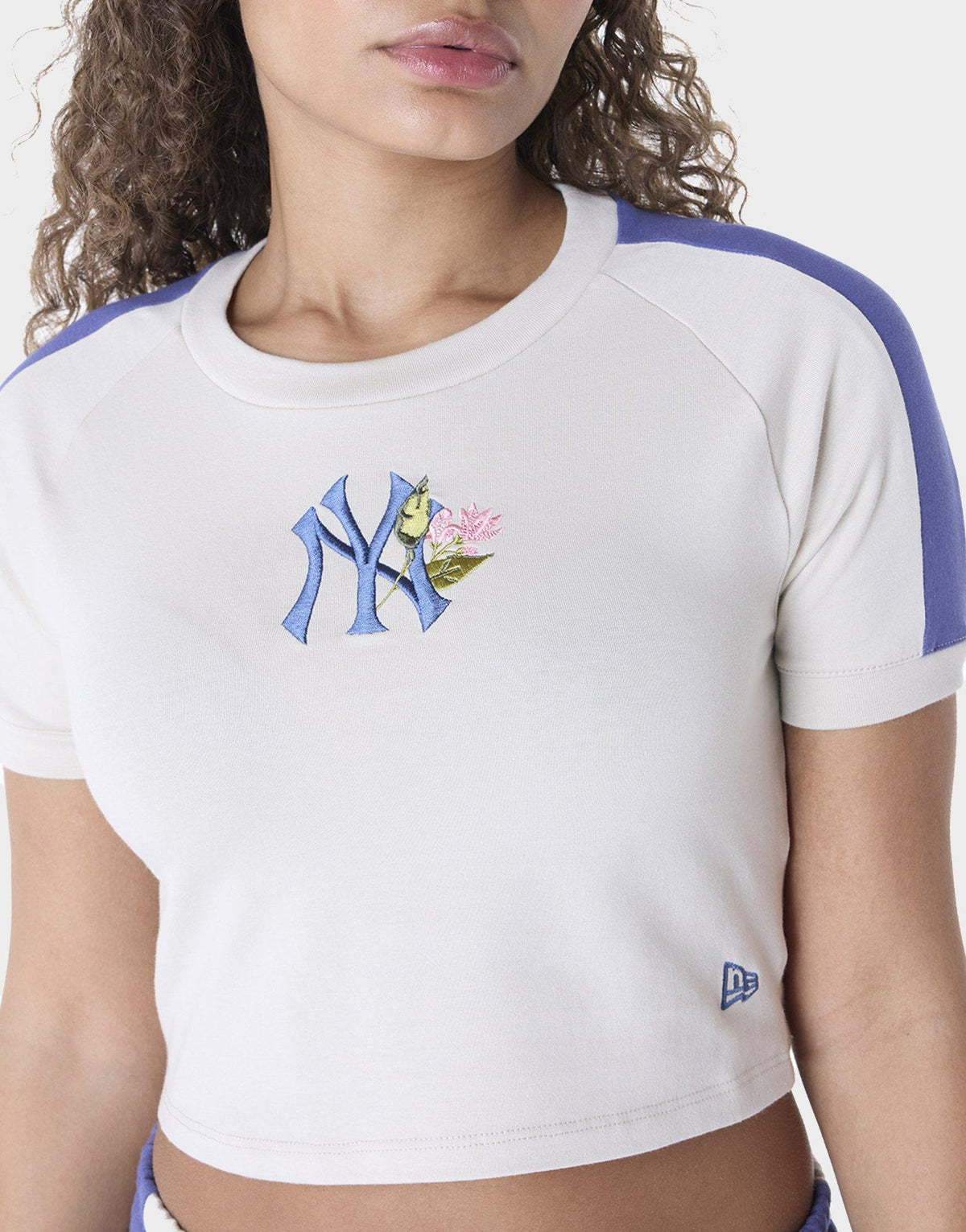 טי שירט קרופ Yankees Floral | נשים