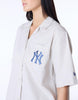 חולצה מכופתרת NY Yankees Script Revere | נשים