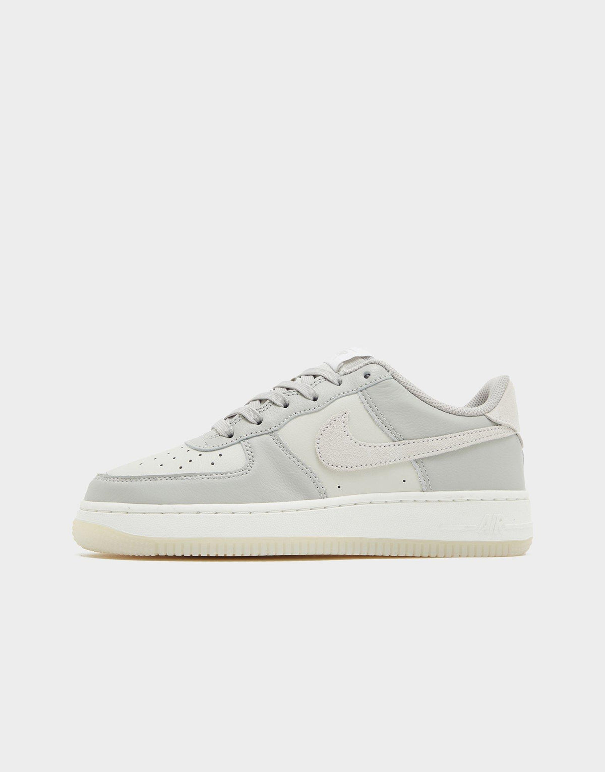 סניקרס Air Force 1 LV8 | ג'וניורס