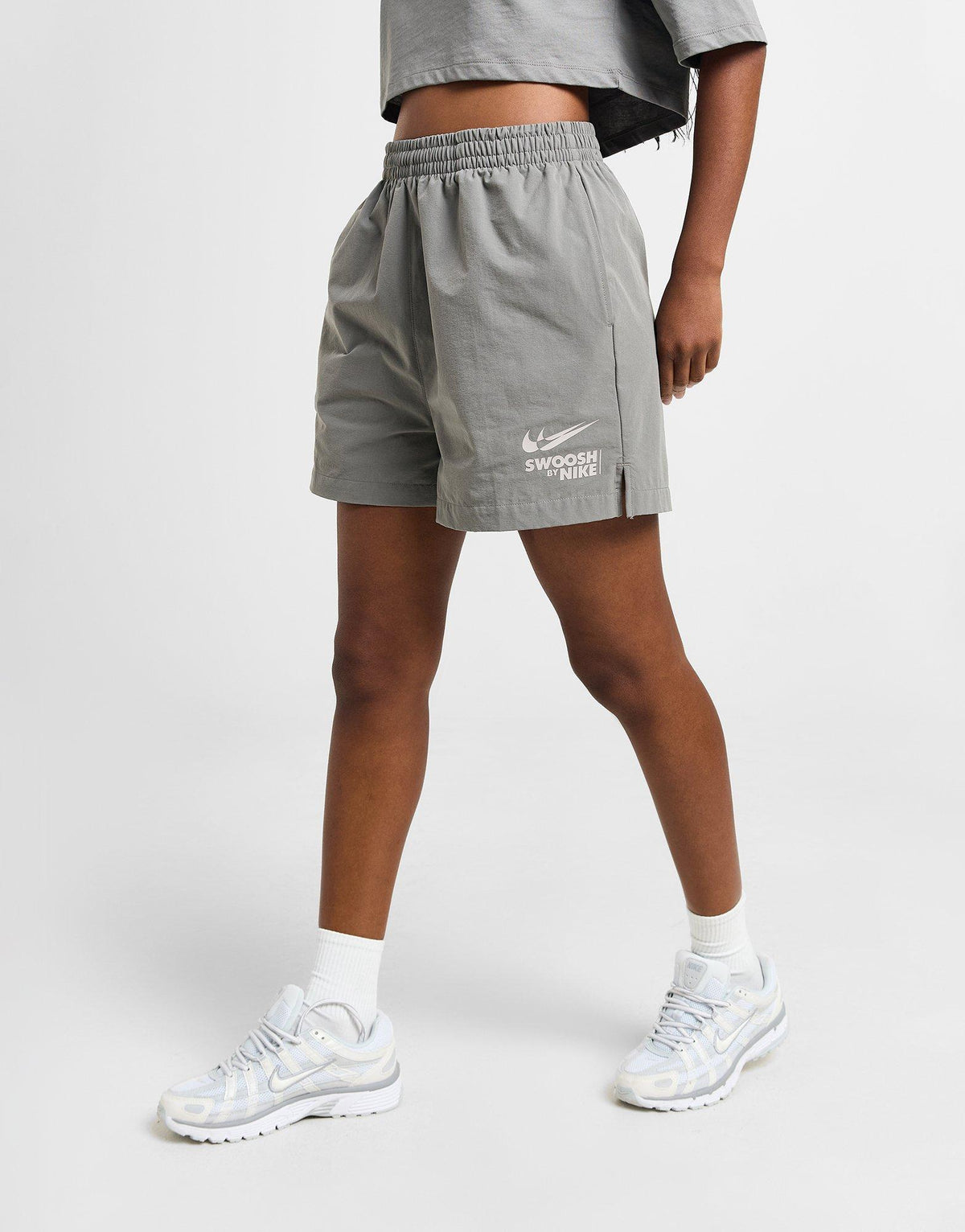 מכנסיים קצרים Swoosh Woven | נשים