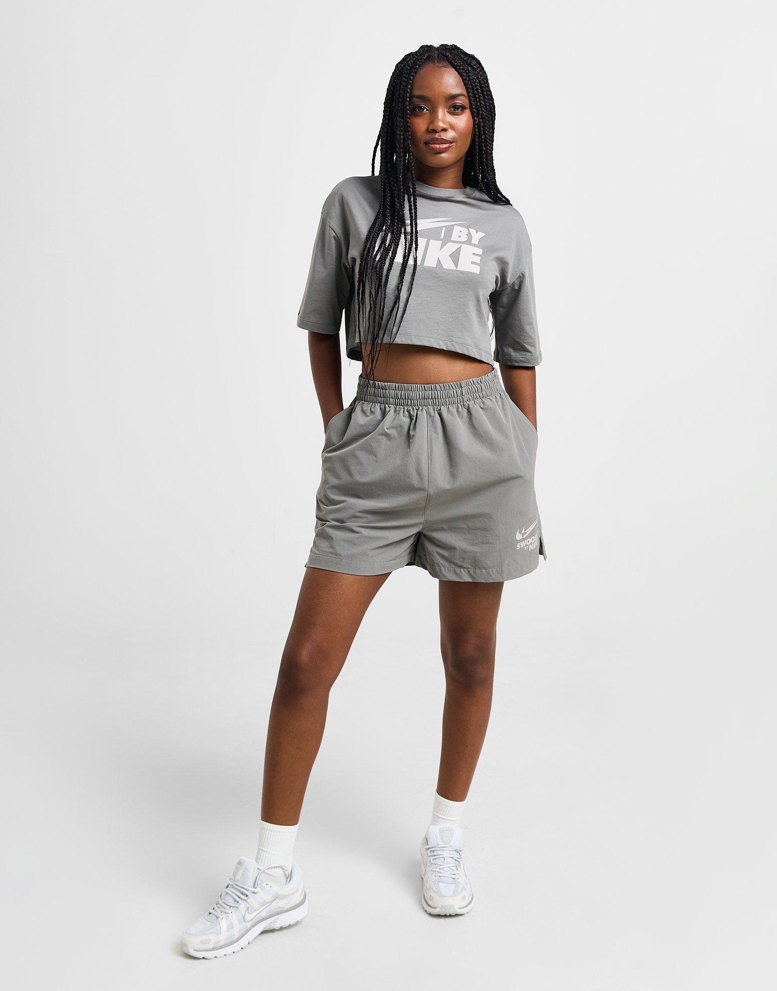מכנסיים קצרים Swoosh Woven | נשים