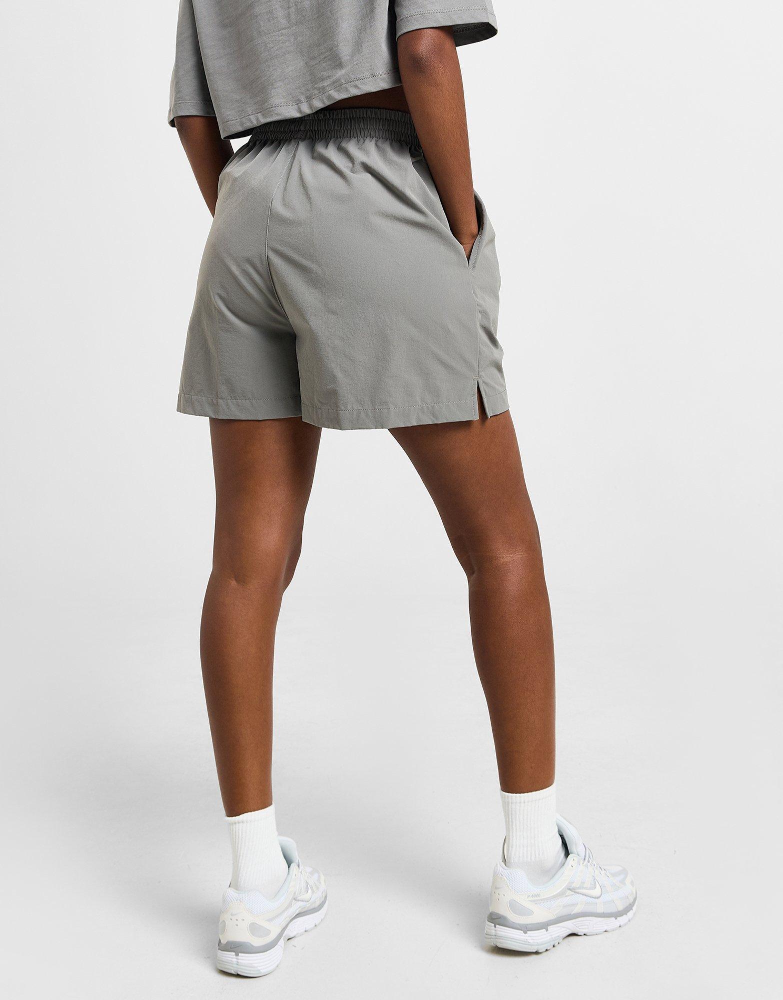 מכנסיים קצרים Swoosh Woven | נשים