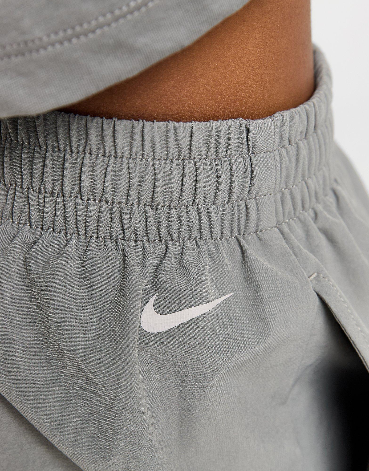 מכנסיים קצרים Swoosh Woven | נשים