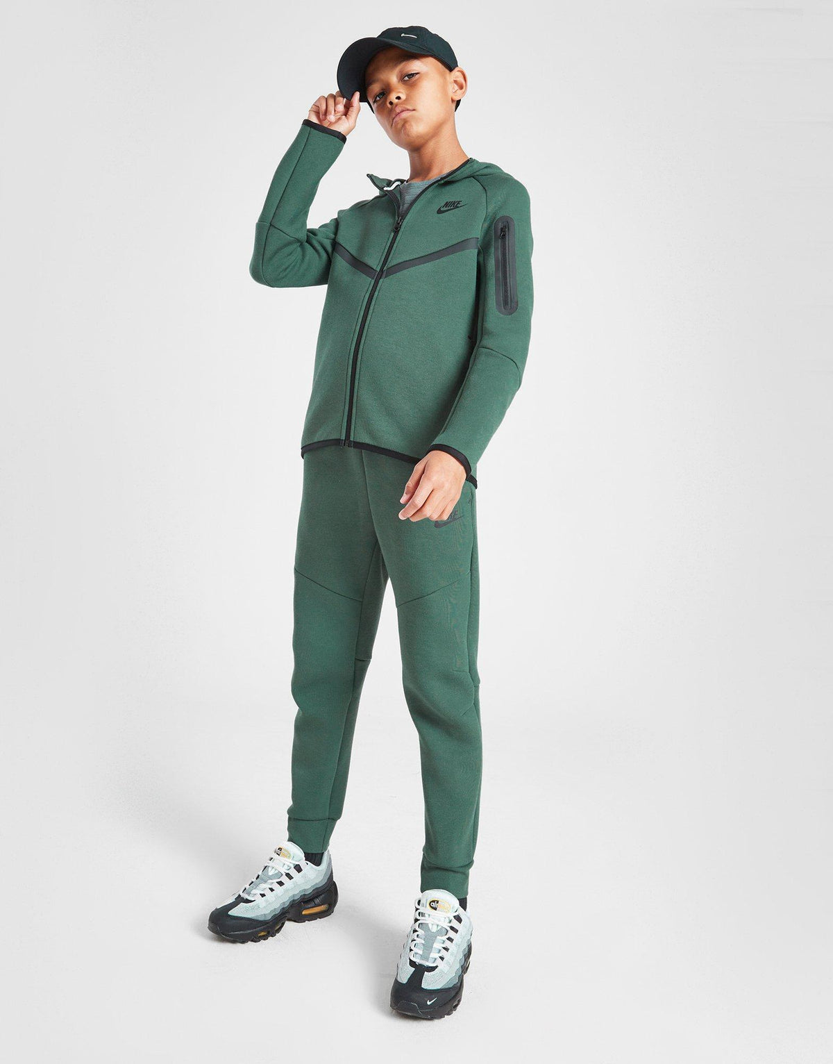 ג'קט קפוצ'ון Tech Fleece | ג'וניורס