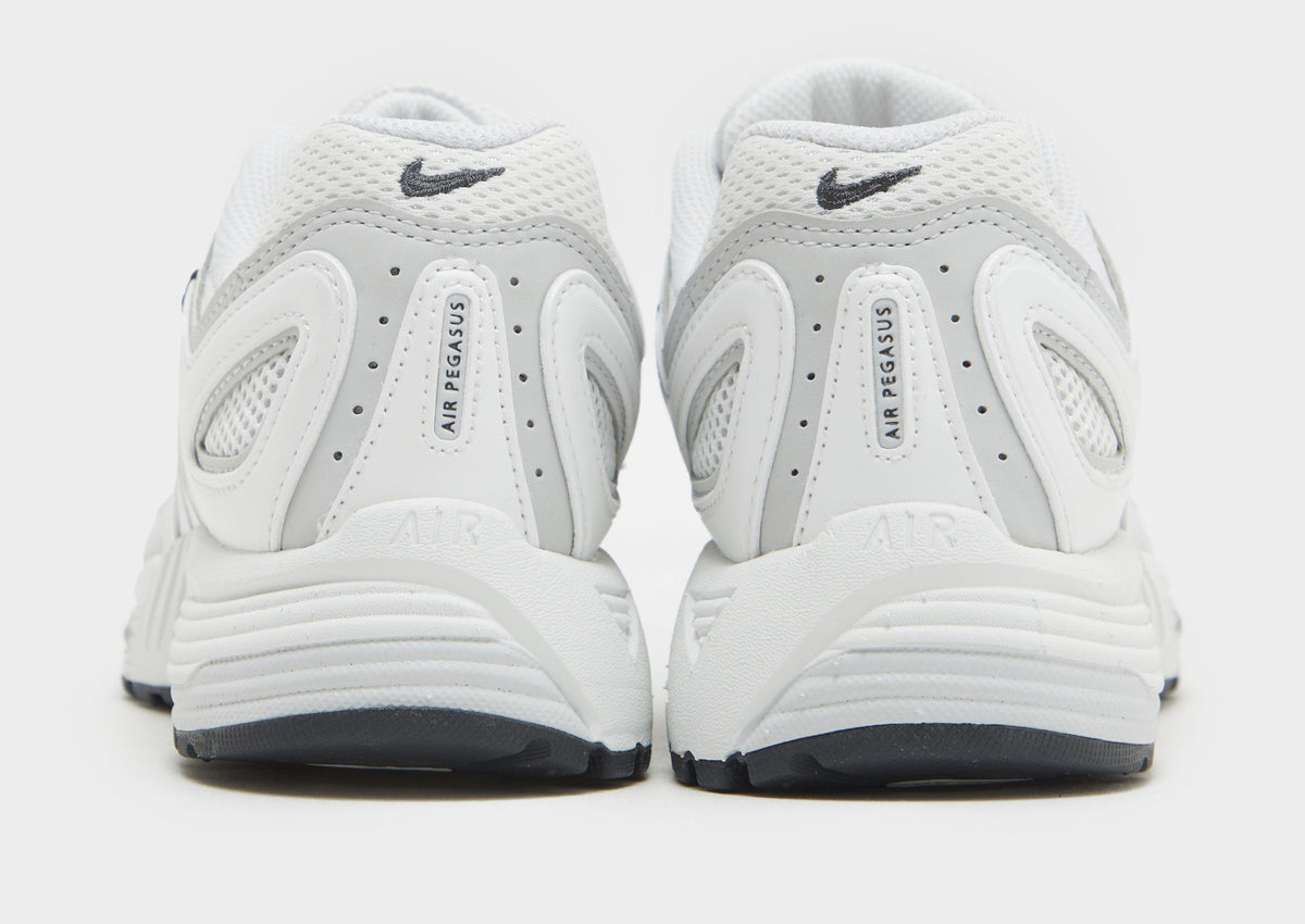 סניקרס Air Pegasus 2005 | נשים