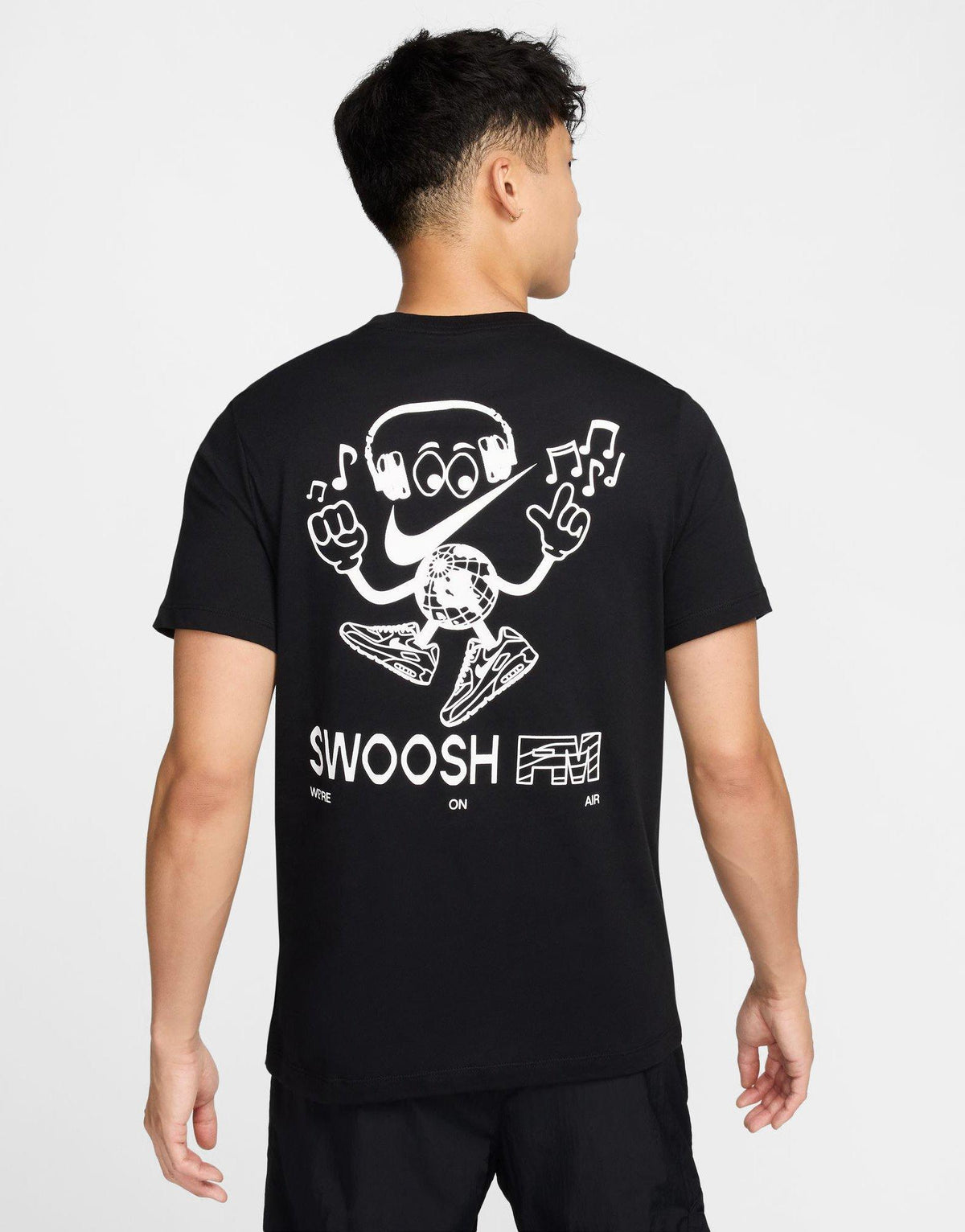 טי שירט גרפית Swoosh FM | גברים