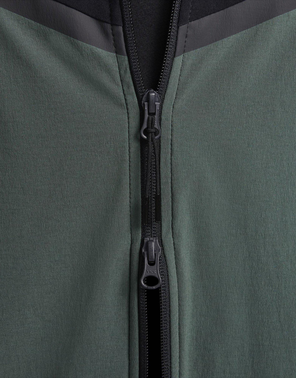 ג'קט קפוצ'ון Tech Woven | גברים